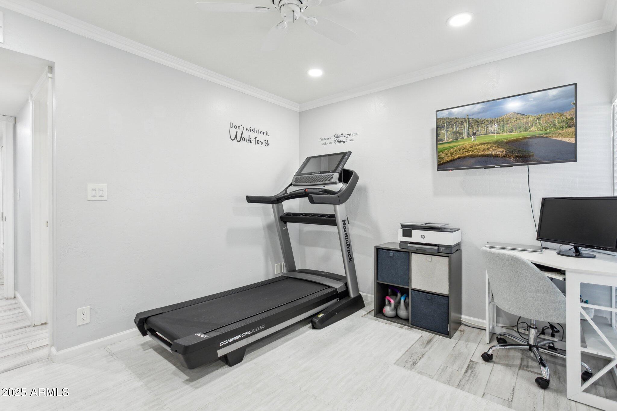 1643 E BORGHESE Place