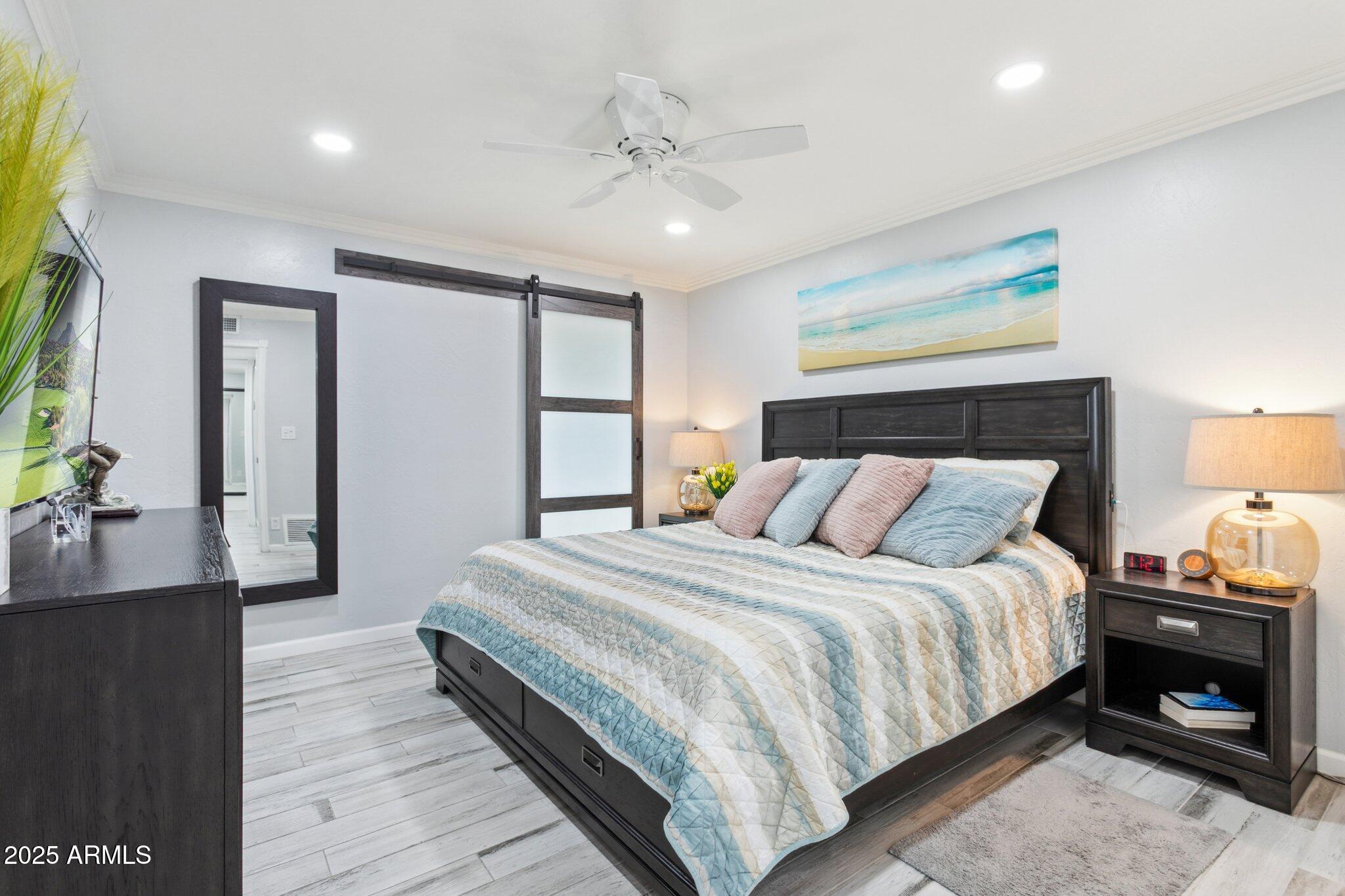 1643 E BORGHESE Place