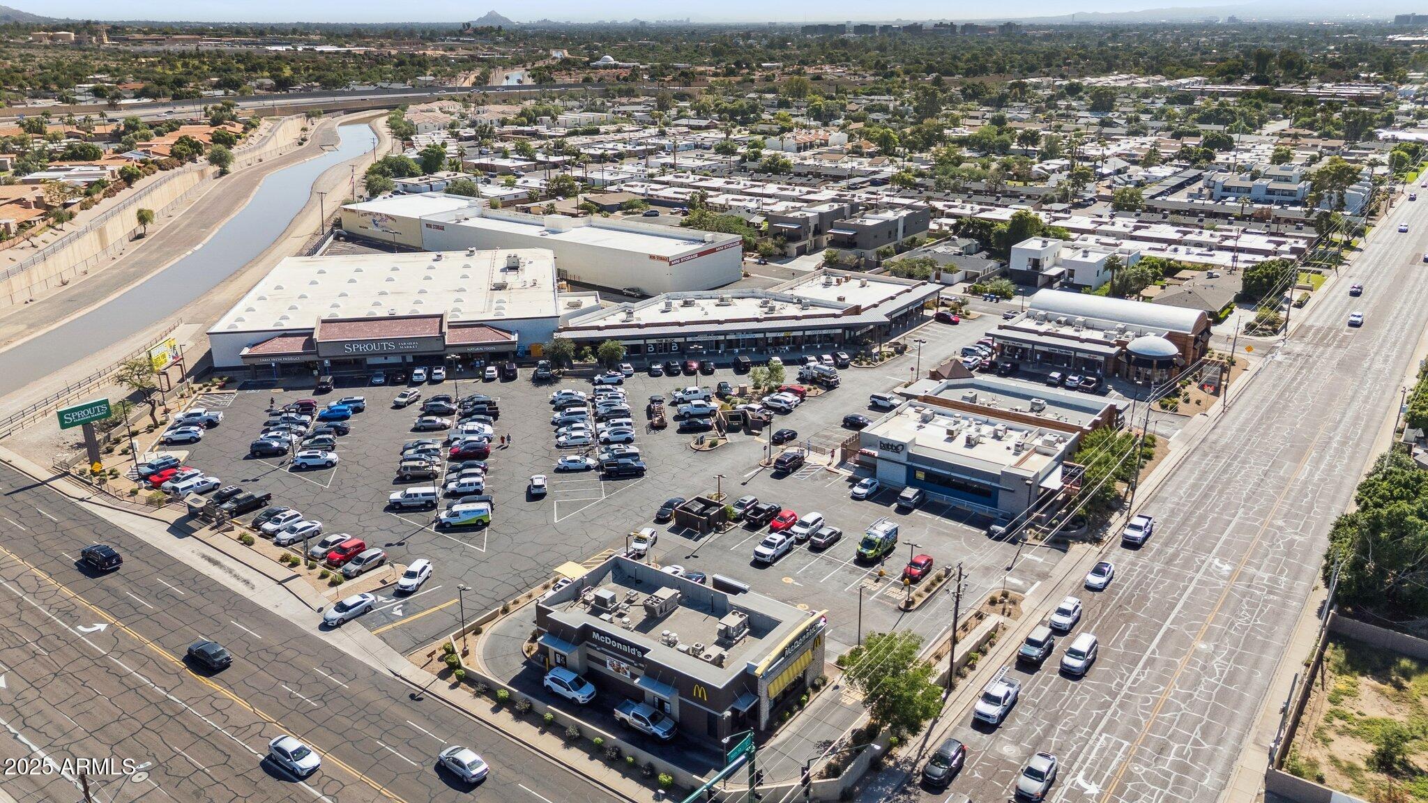 1643 E BORGHESE Place