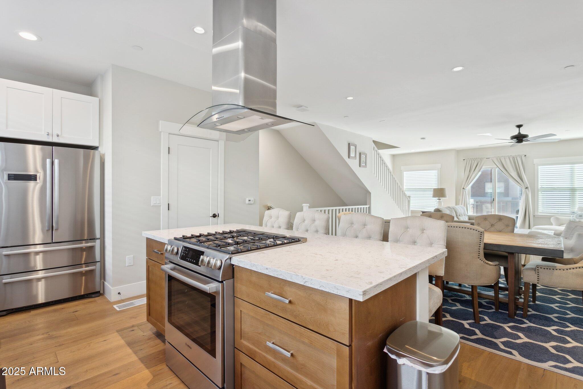 1400 E Bethany Home Road 22