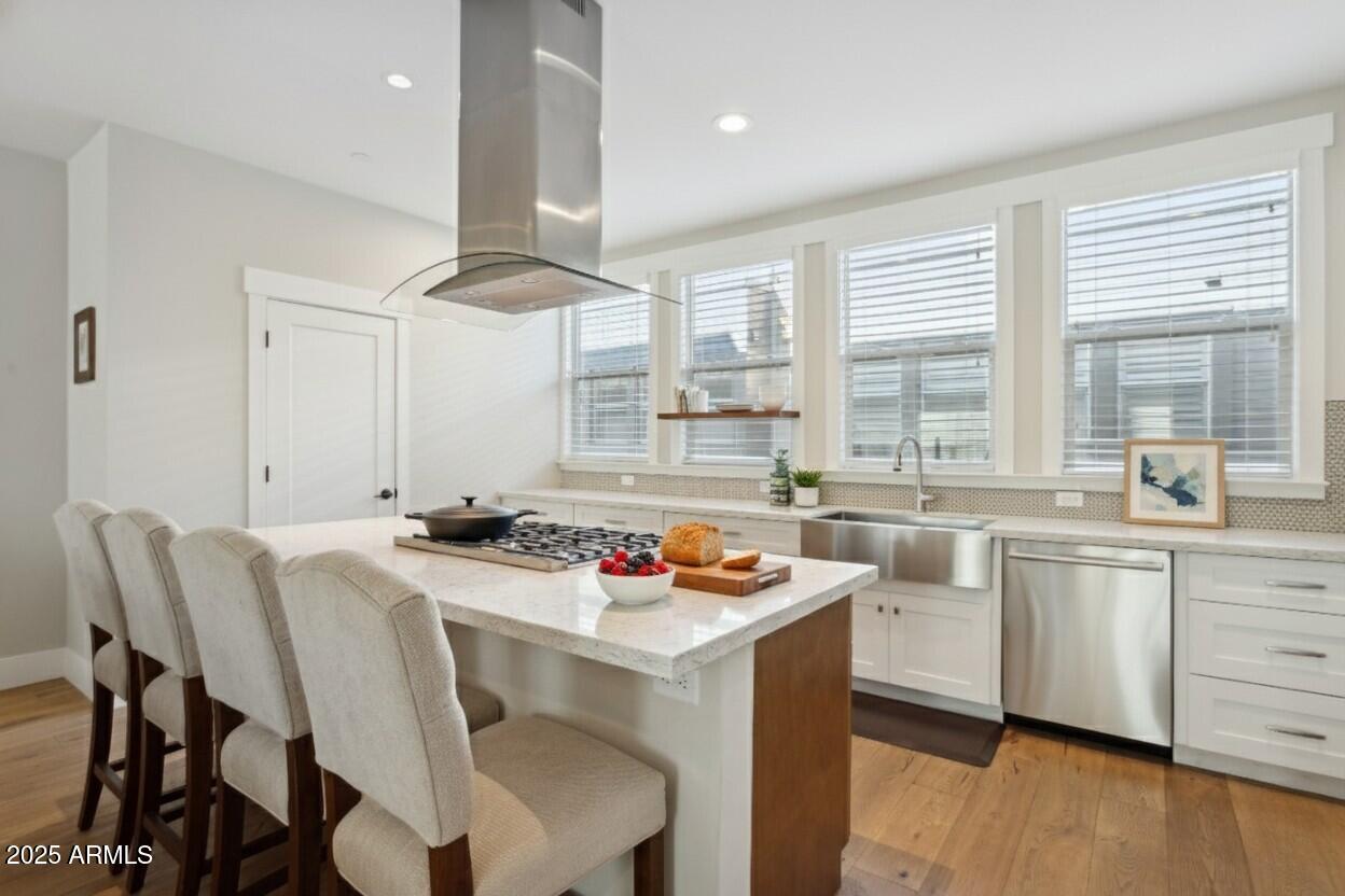 1400 E Bethany Home Road 22