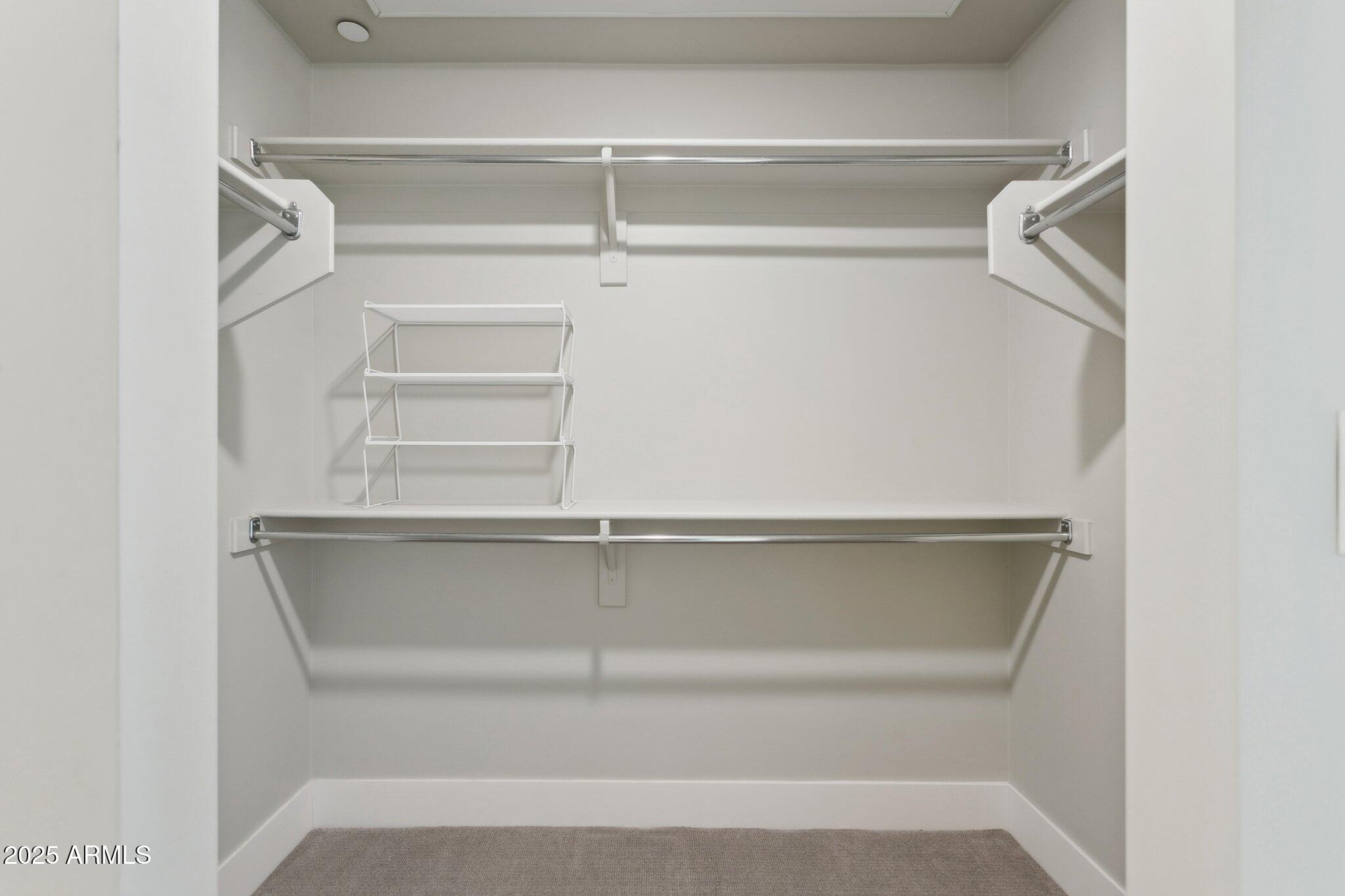 1400 E Bethany Home Road 22