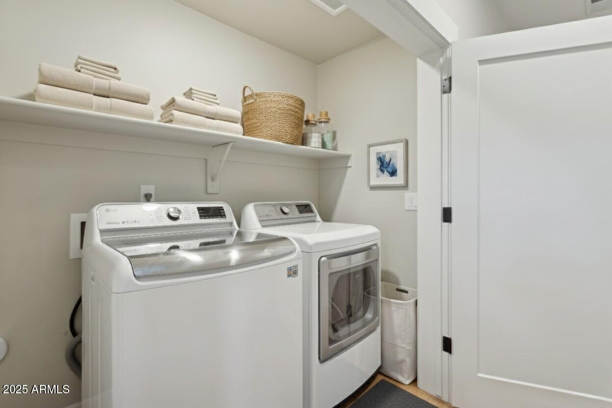 1400 E Bethany Home Road 22