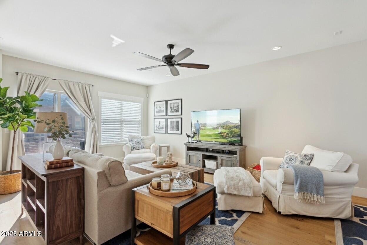 1400 E Bethany Home Road 22