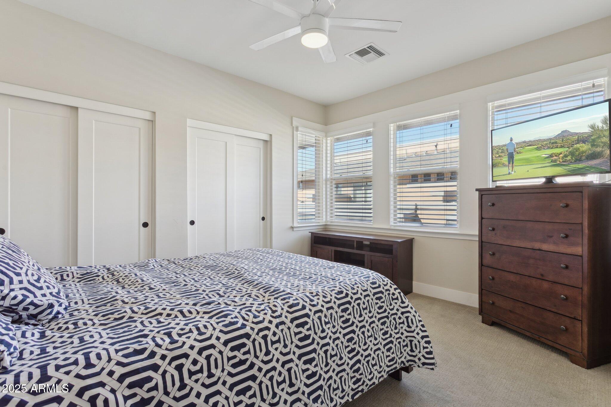 1400 E Bethany Home Road 22