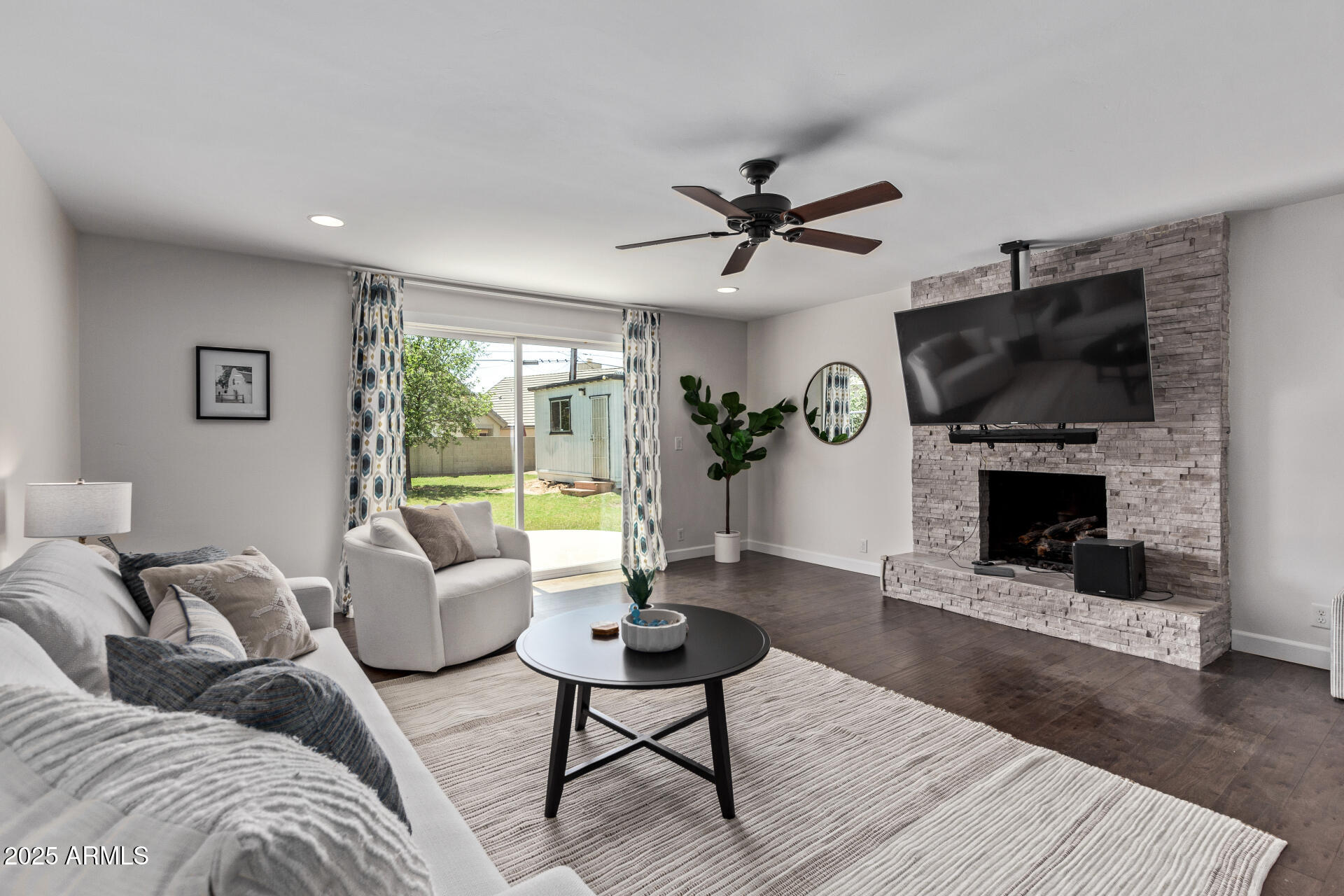 1431 E SAN JUAN Avenue