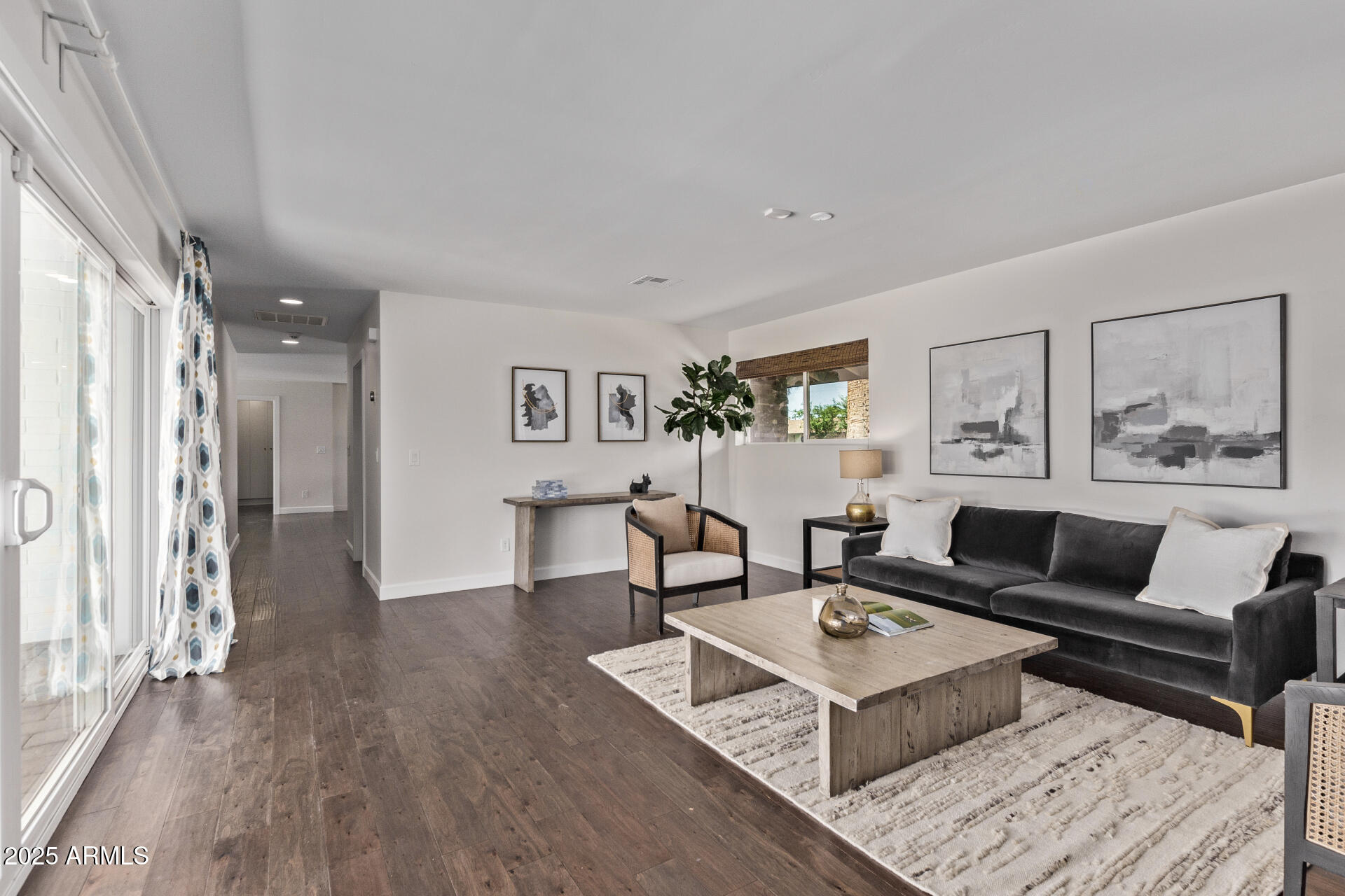 1431 E SAN JUAN Avenue