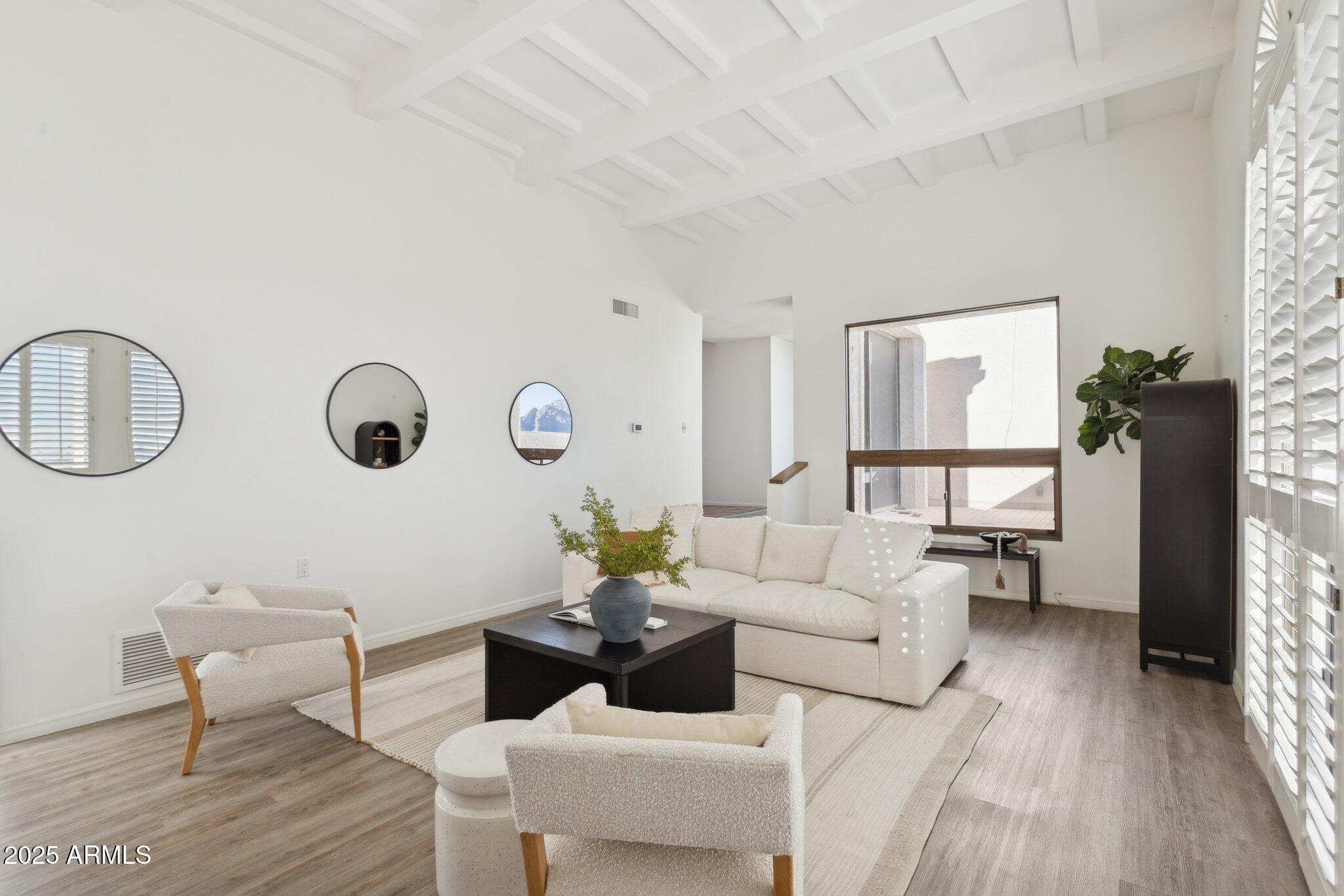 3800 E LINCOLN Drive 7