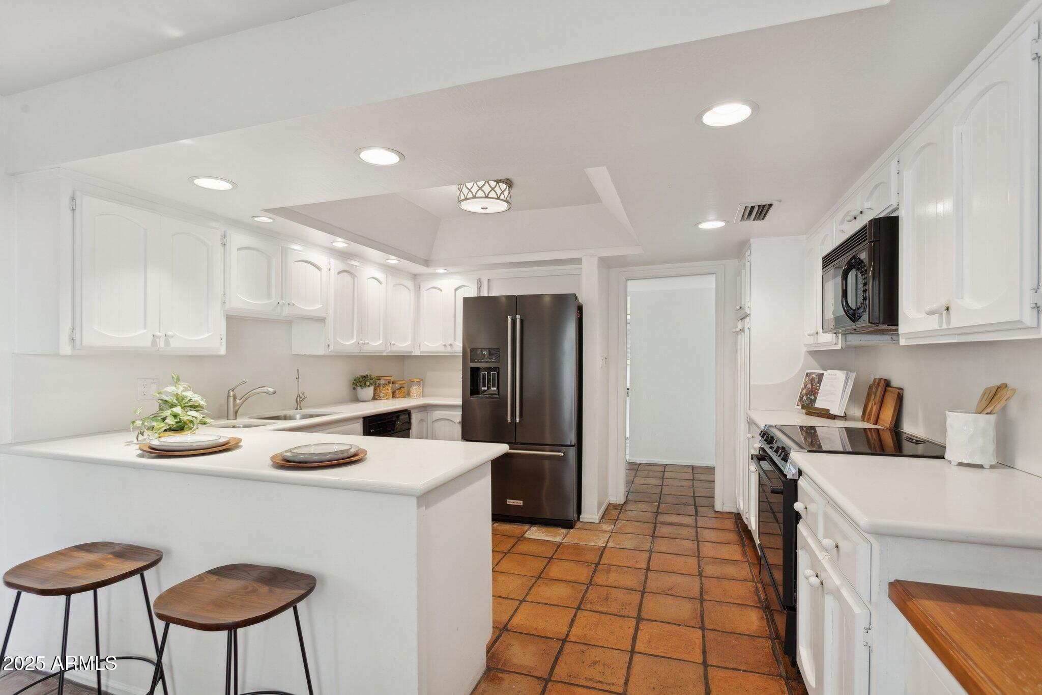 3800 E LINCOLN Drive 7