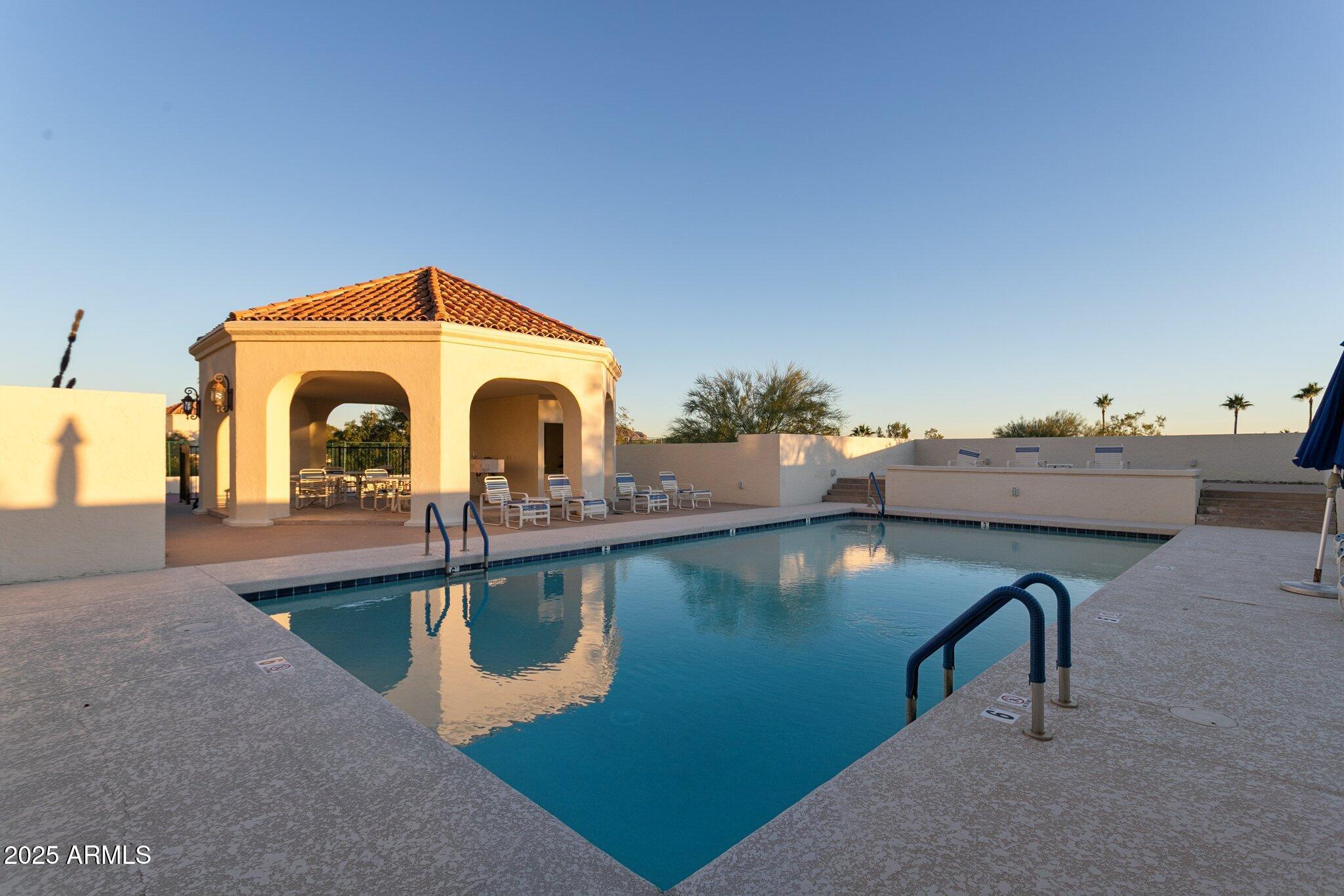 3800 E LINCOLN Drive 7