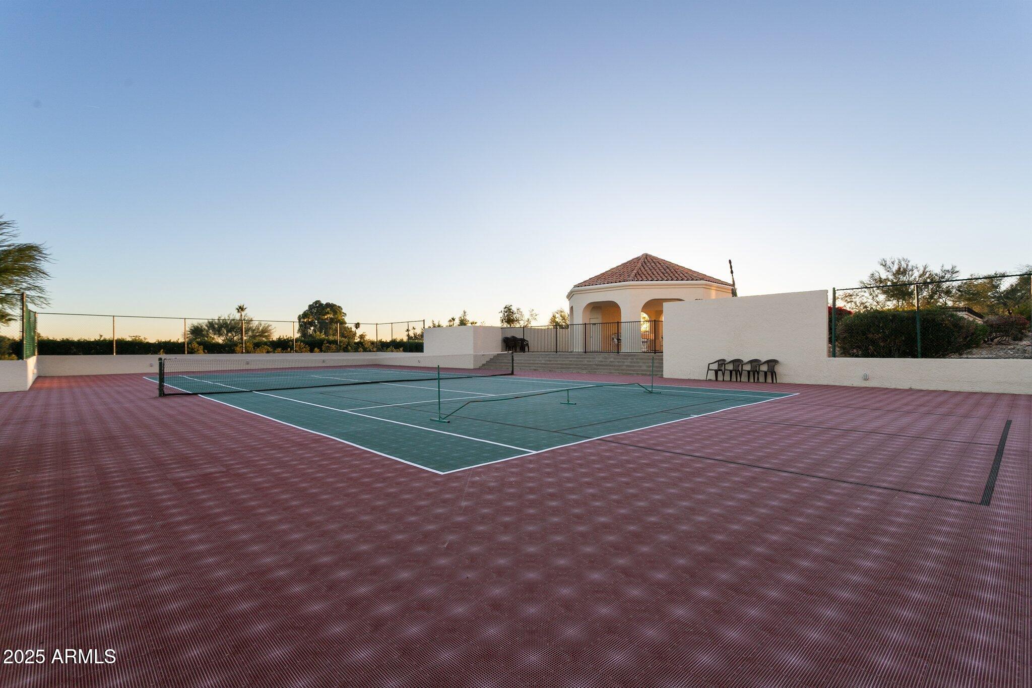 3800 E LINCOLN Drive 7