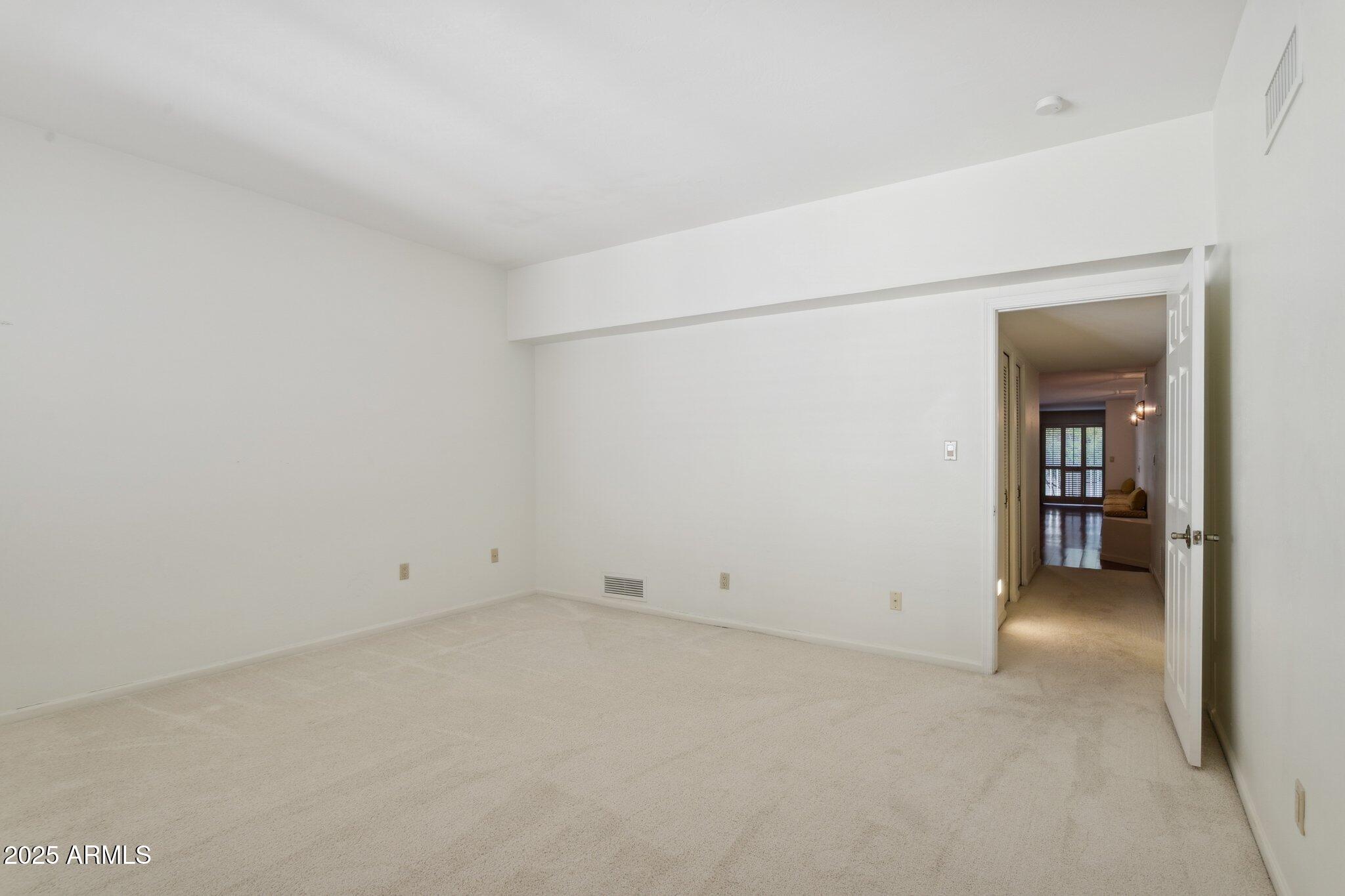 3800 E LINCOLN Drive 7