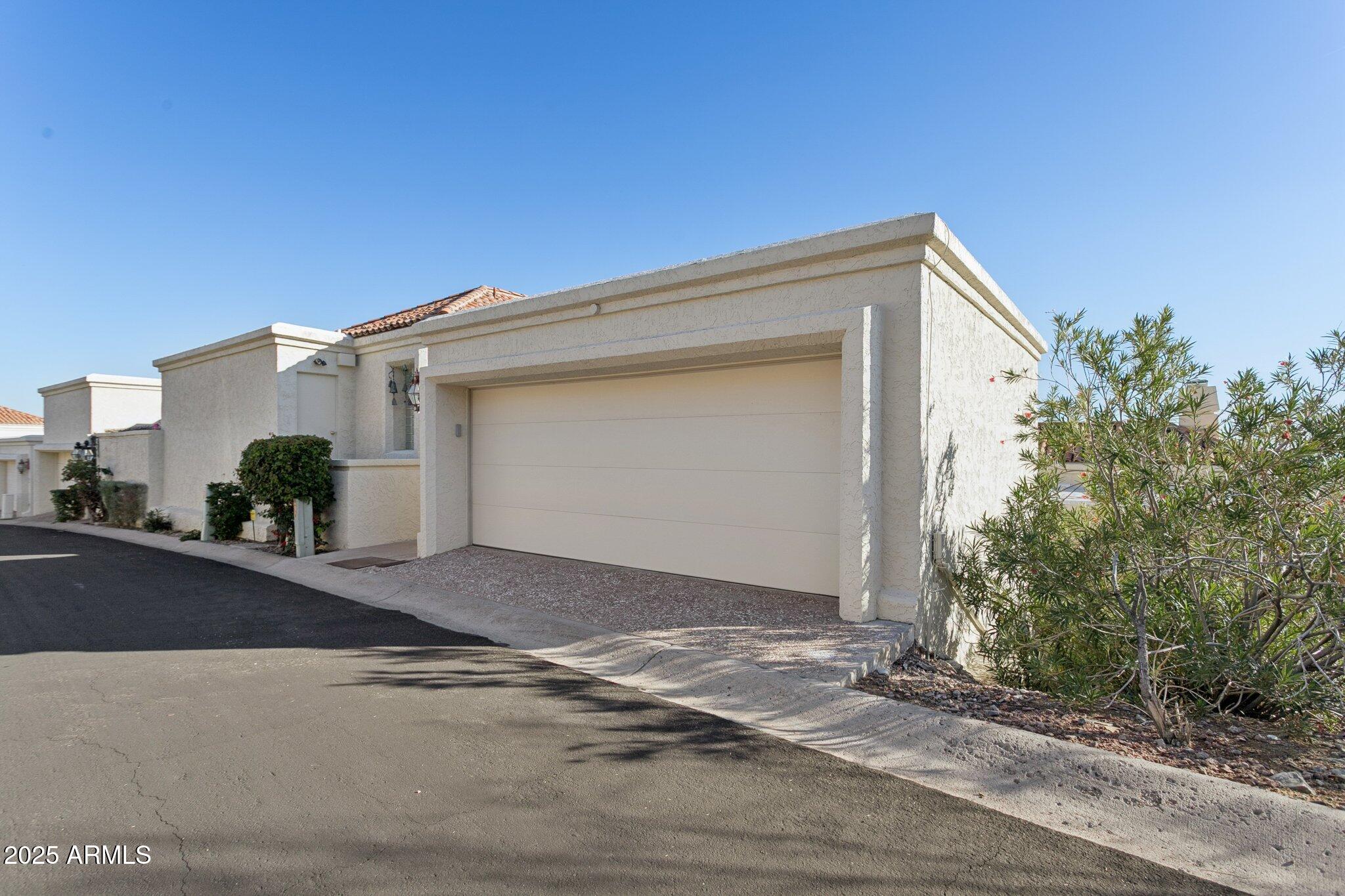 3800 E LINCOLN Drive 7