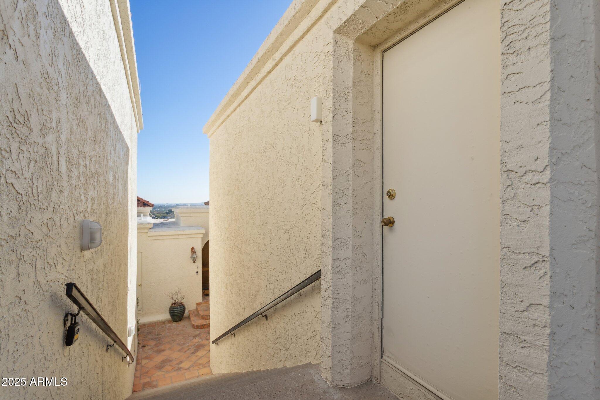 3800 E LINCOLN Drive 7