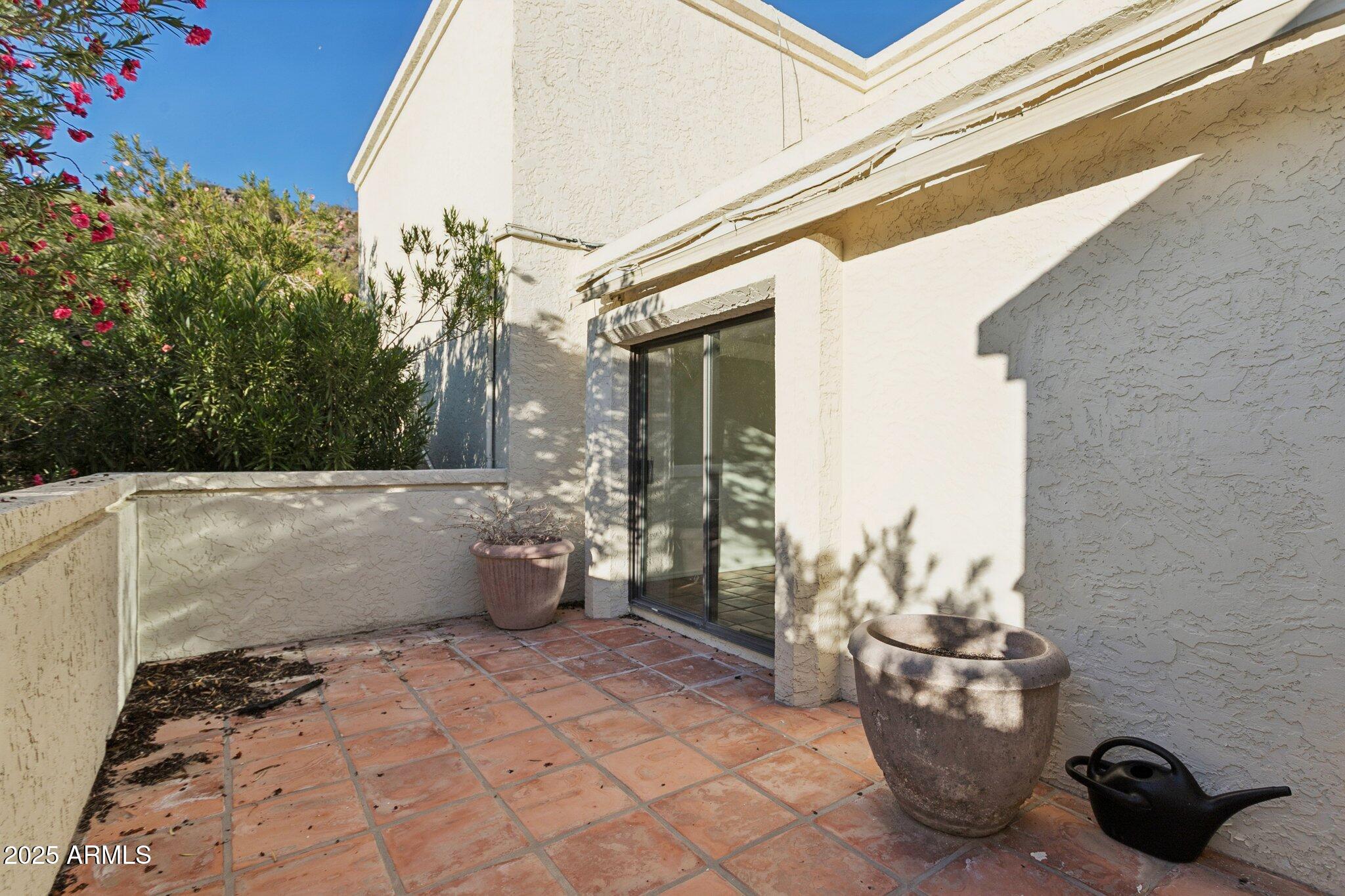 3800 E LINCOLN Drive 7