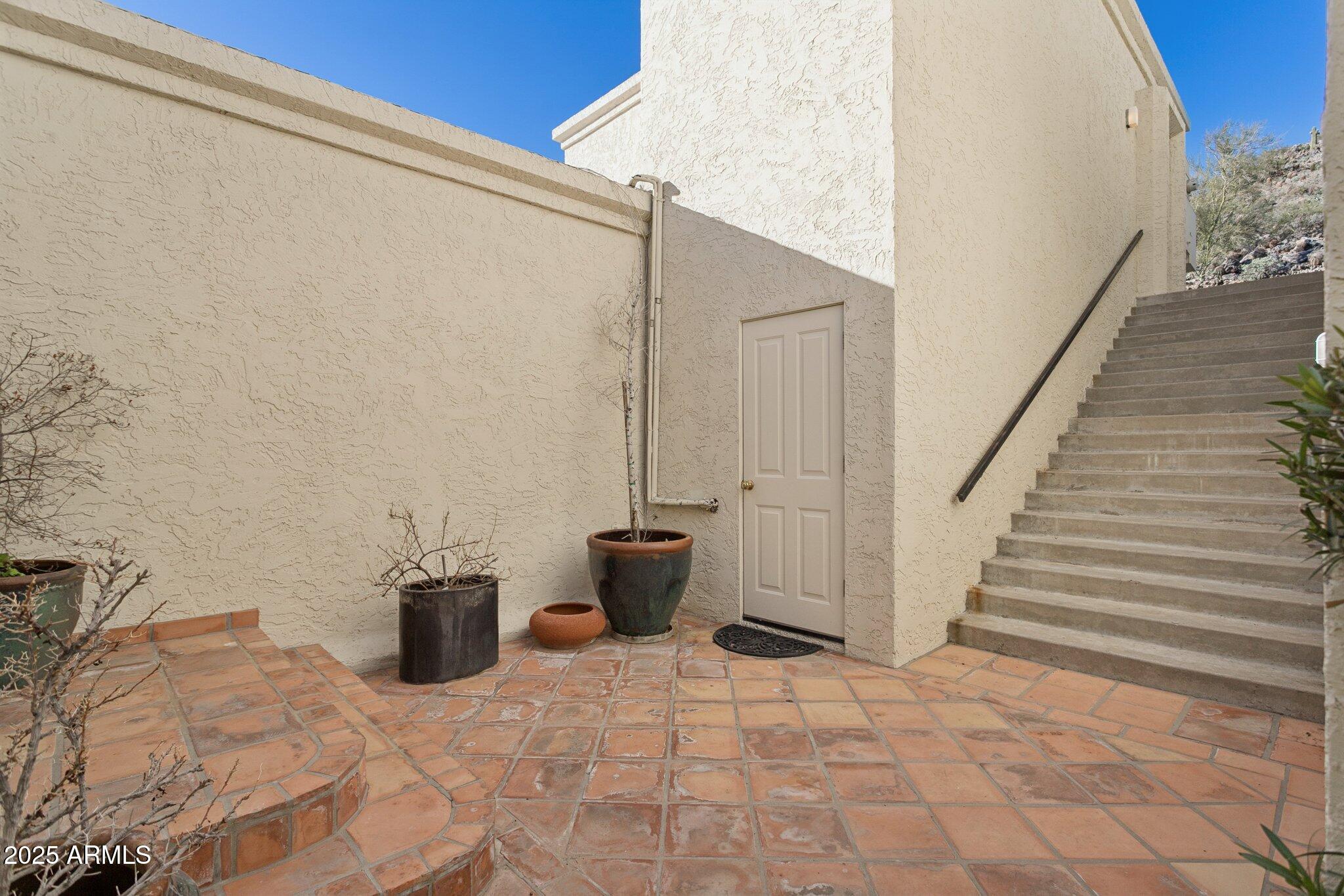 3800 E LINCOLN Drive 7