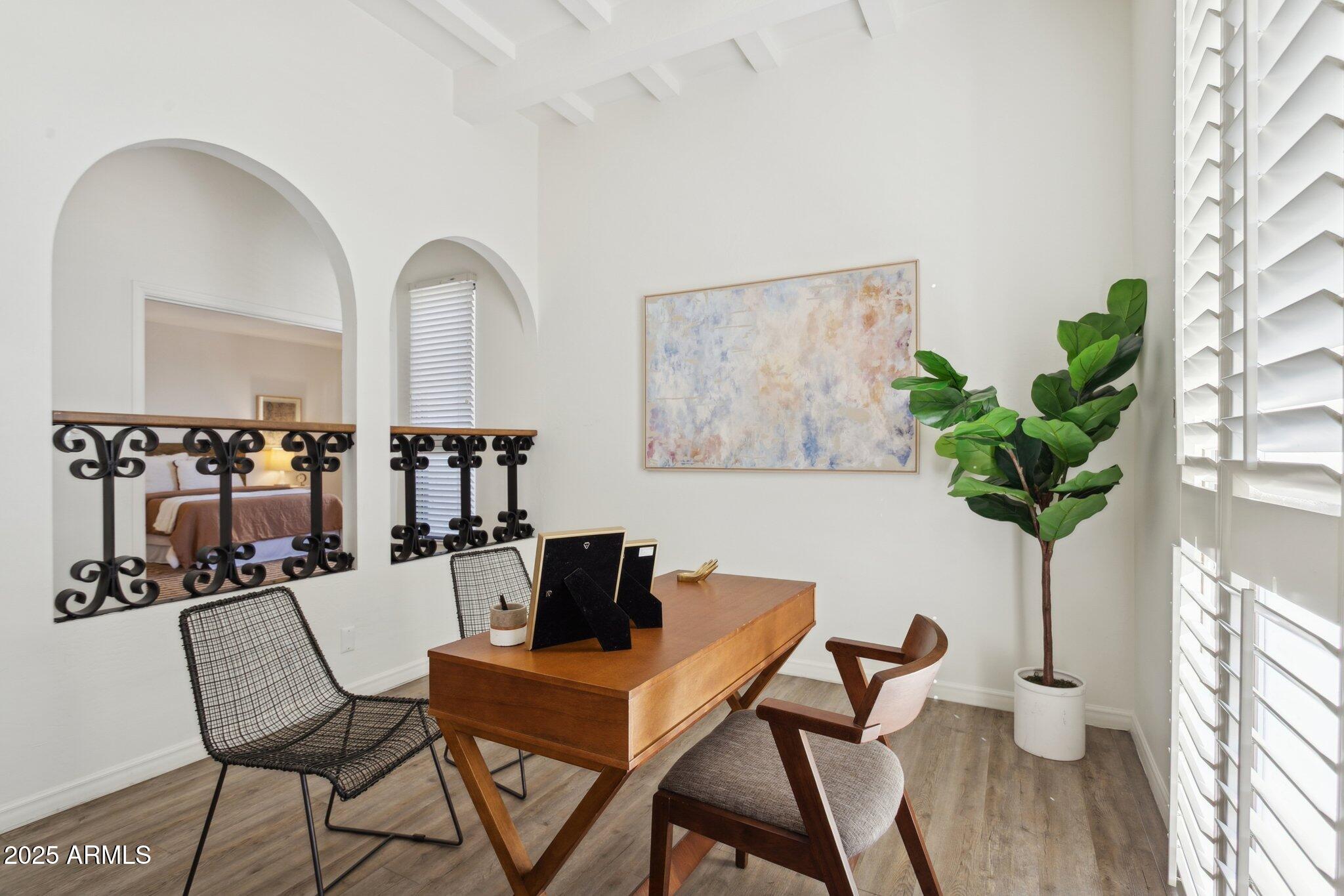 3800 E LINCOLN Drive 7