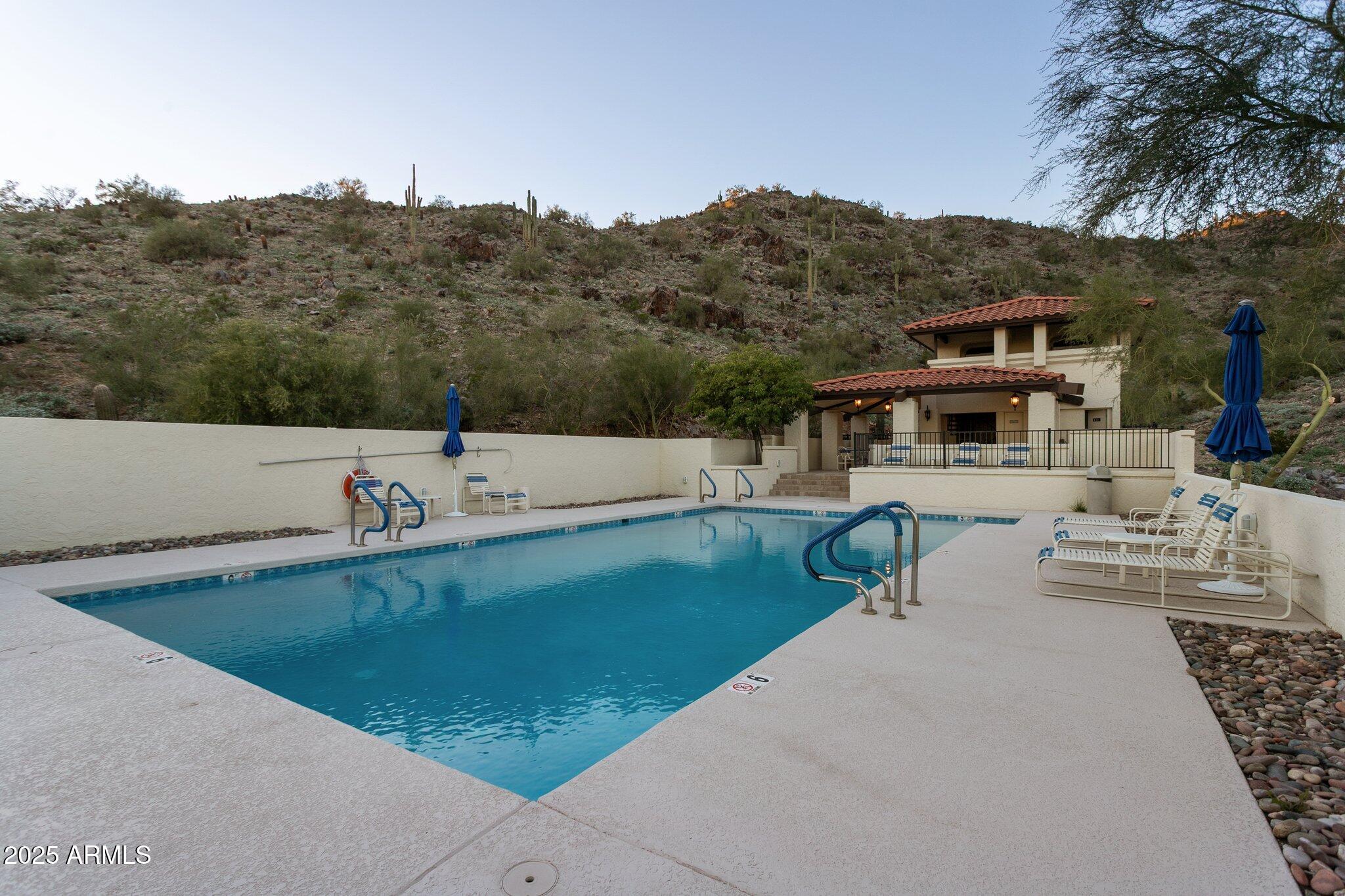 3800 E LINCOLN Drive 7