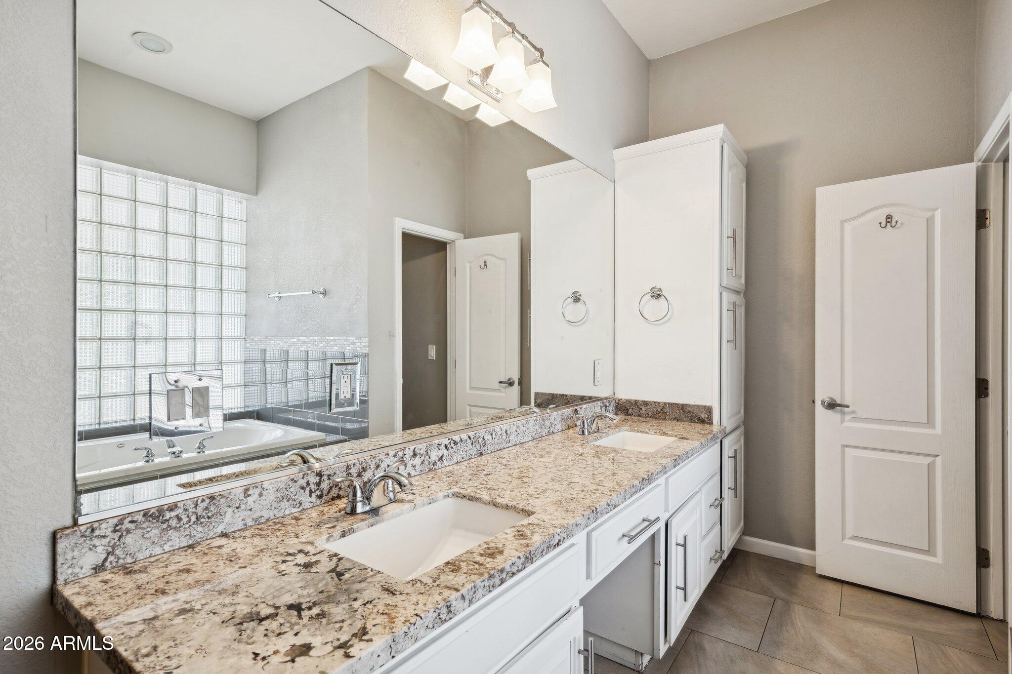 702 W Why Worry Lane