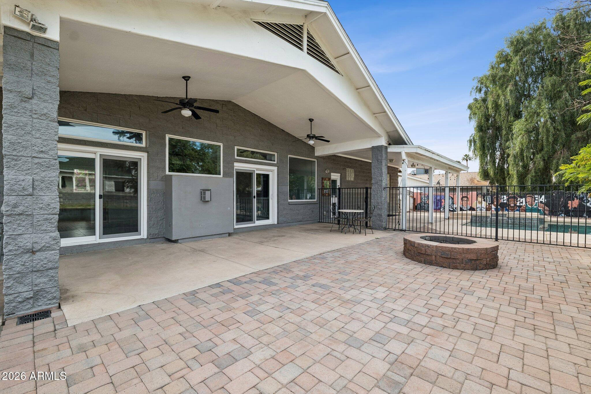 702 W Why Worry Lane