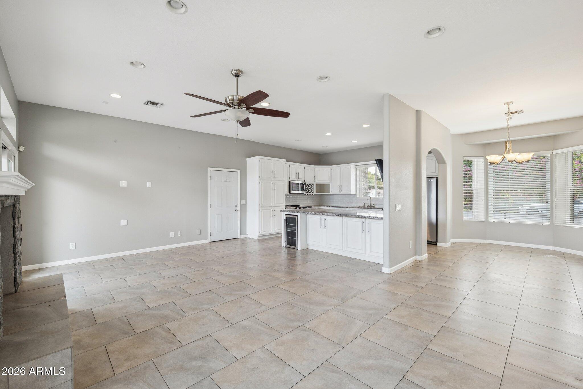 702 W Why Worry Lane