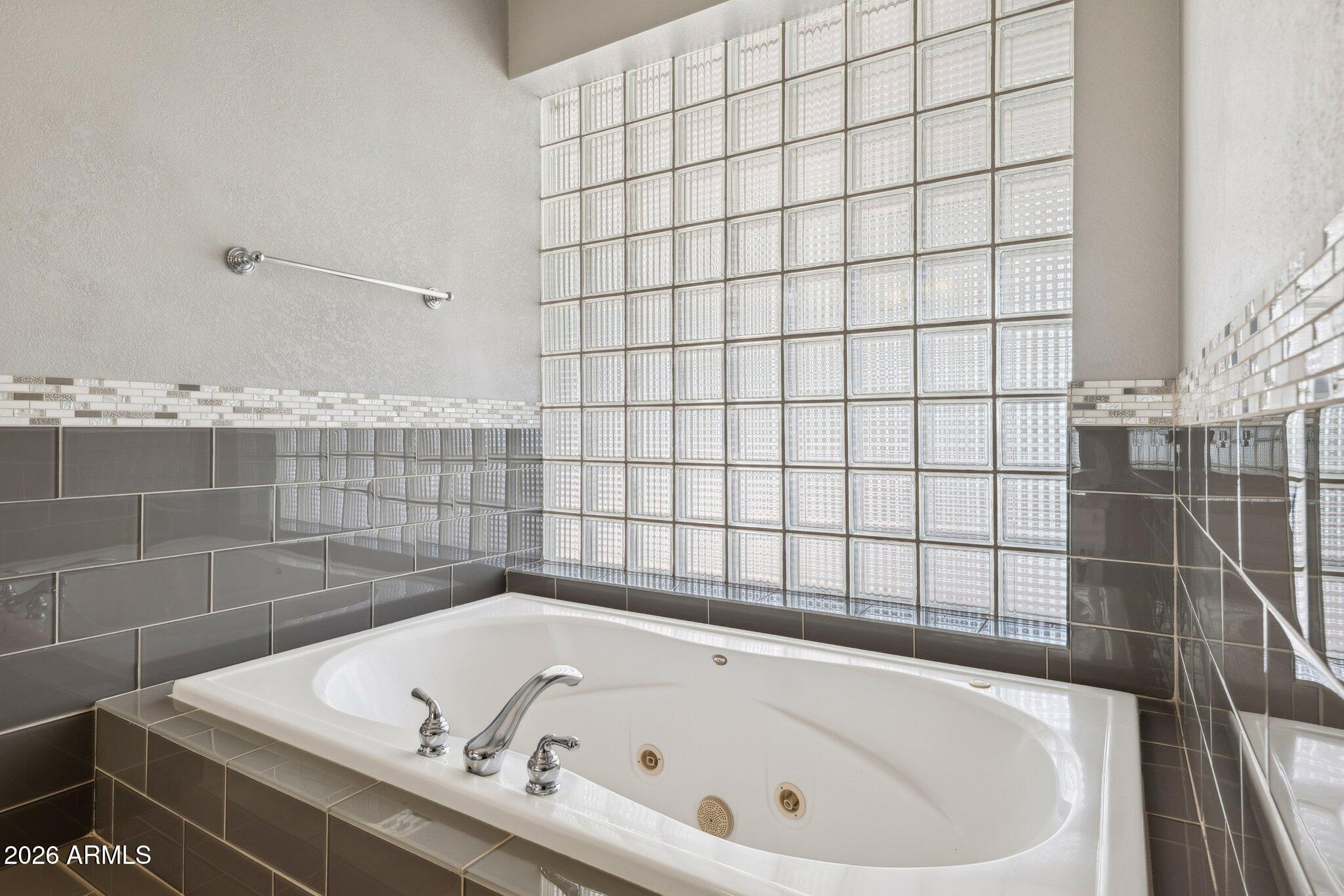 702 W Why Worry Lane