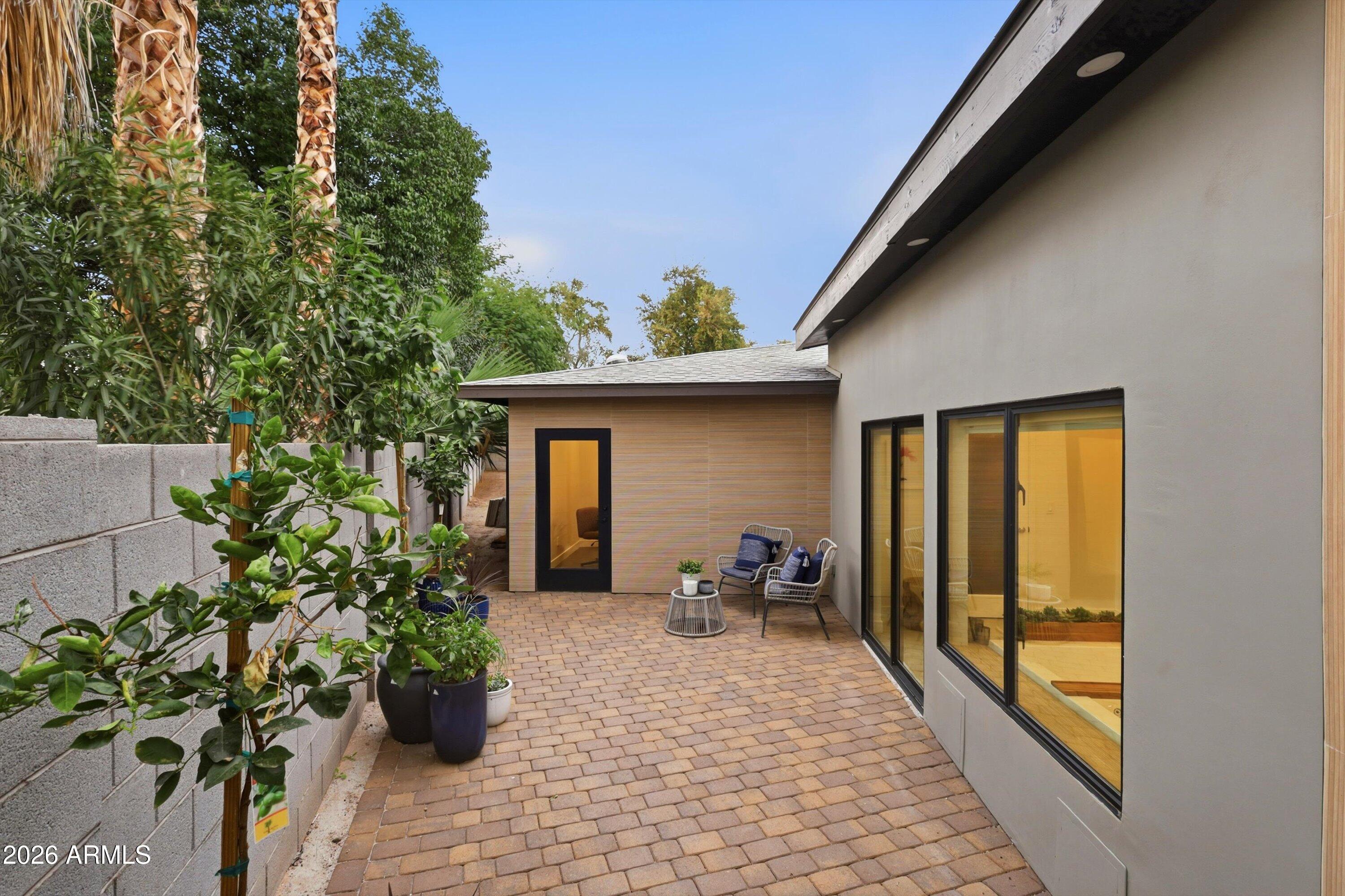 540 W SOLANO Drive