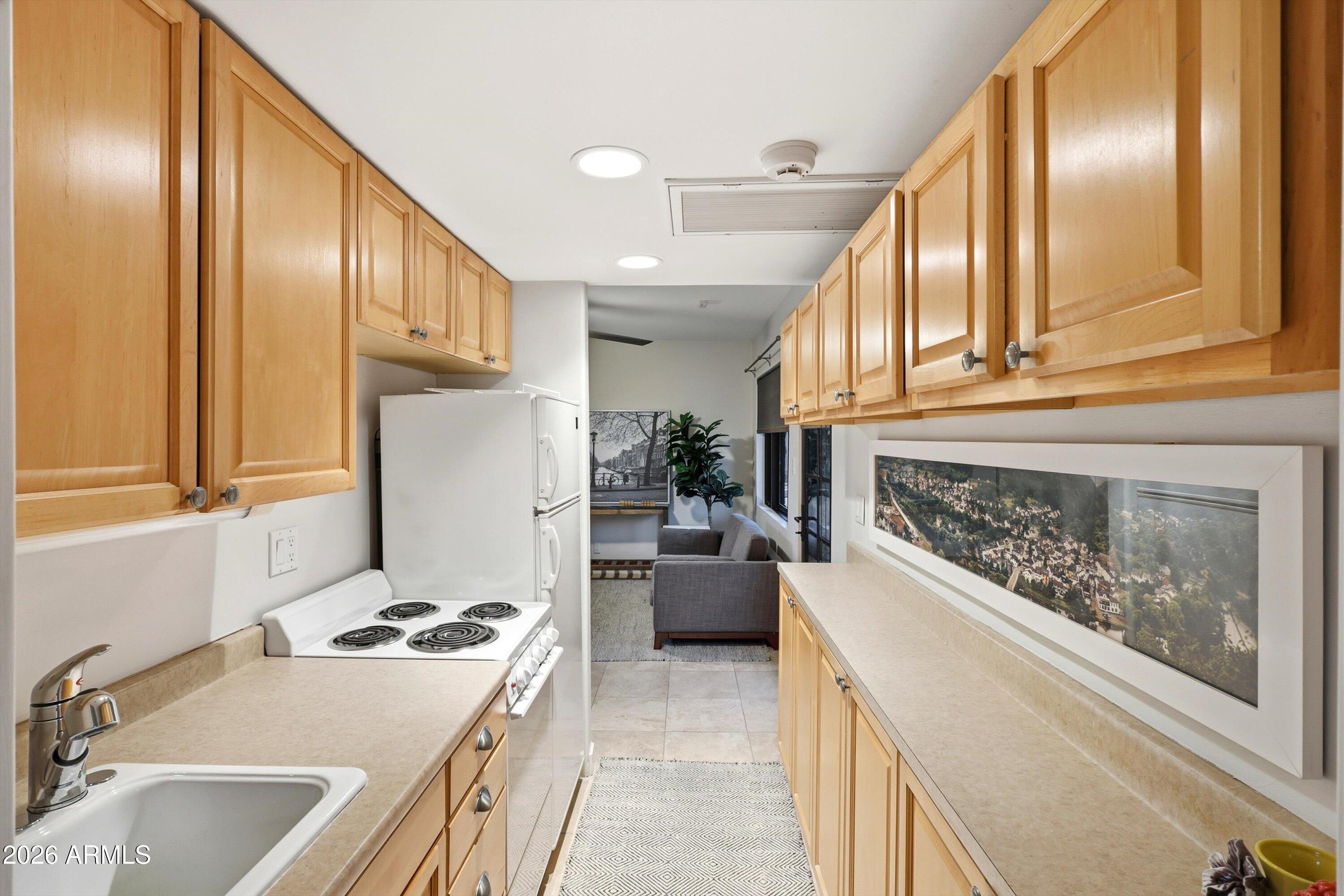 540 W SOLANO Drive