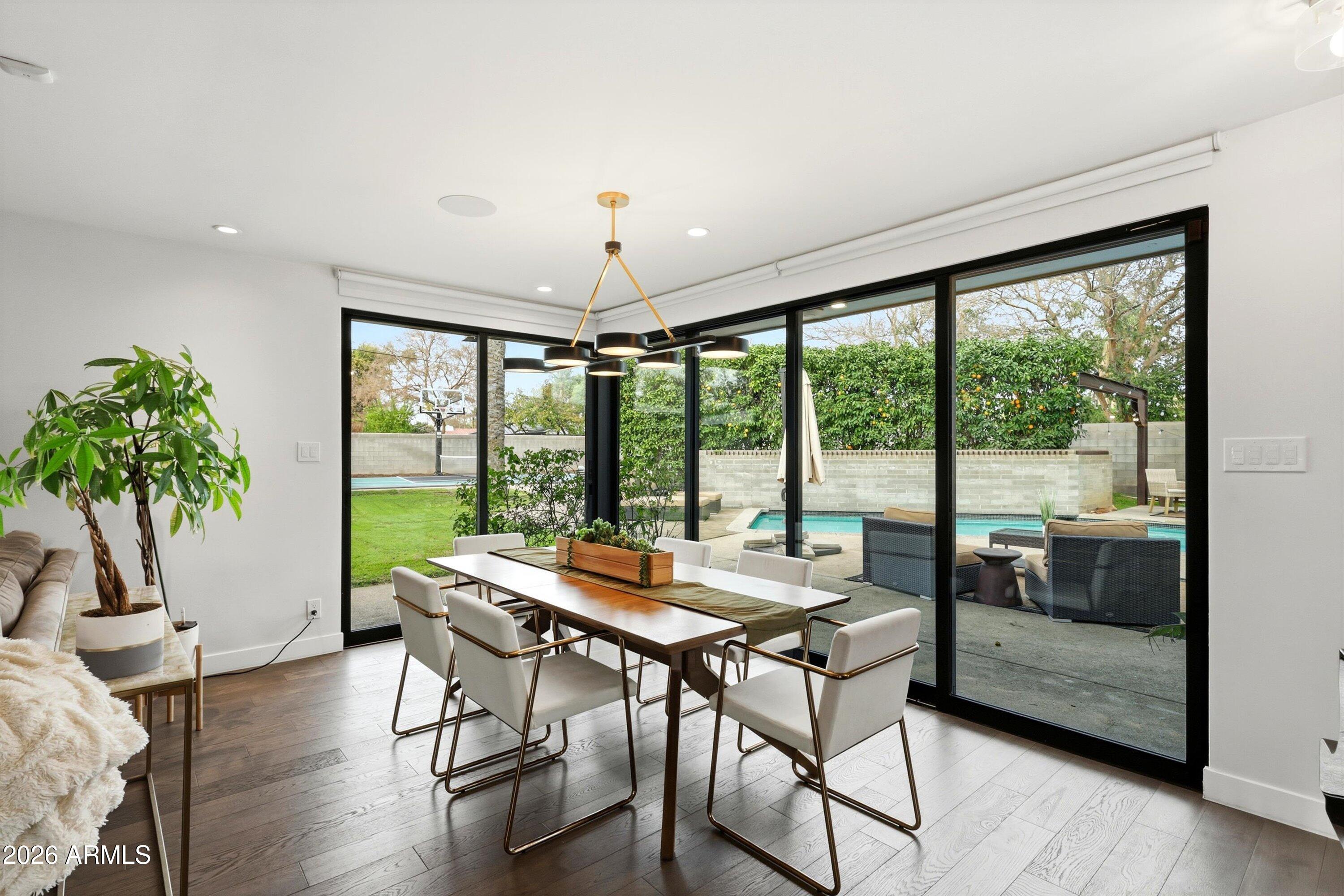 540 W SOLANO Drive