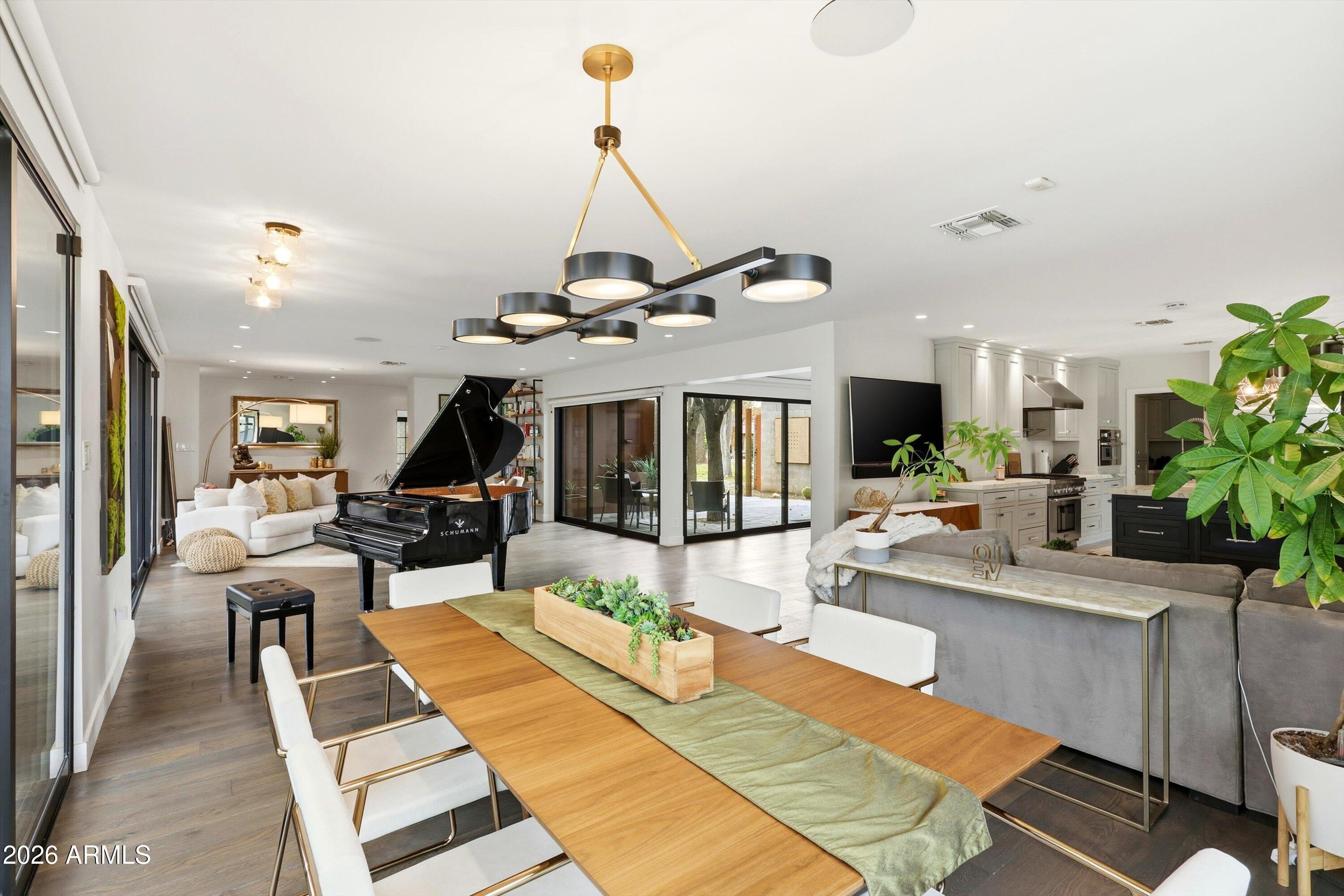 540 W SOLANO Drive