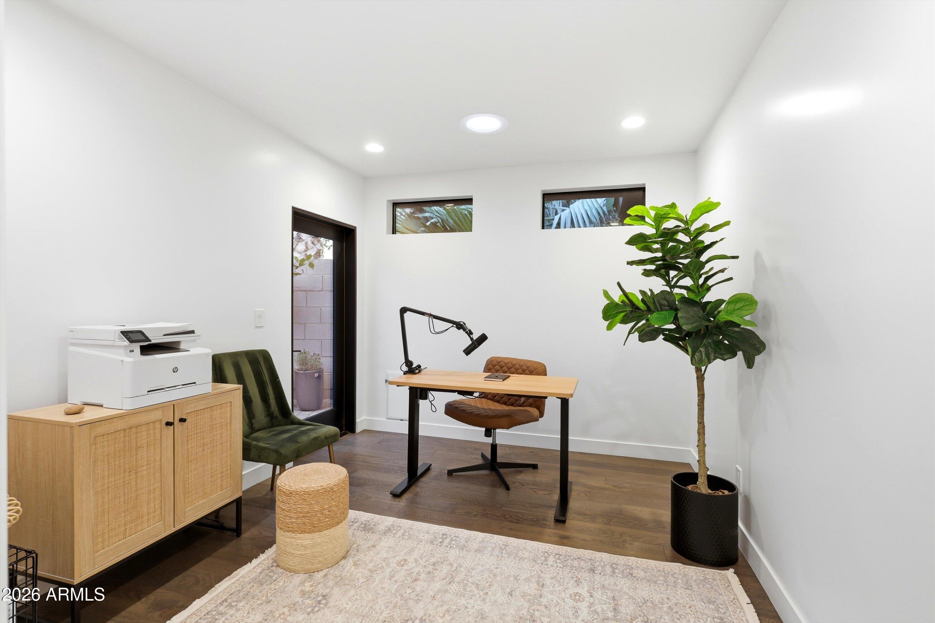 540 W SOLANO Drive