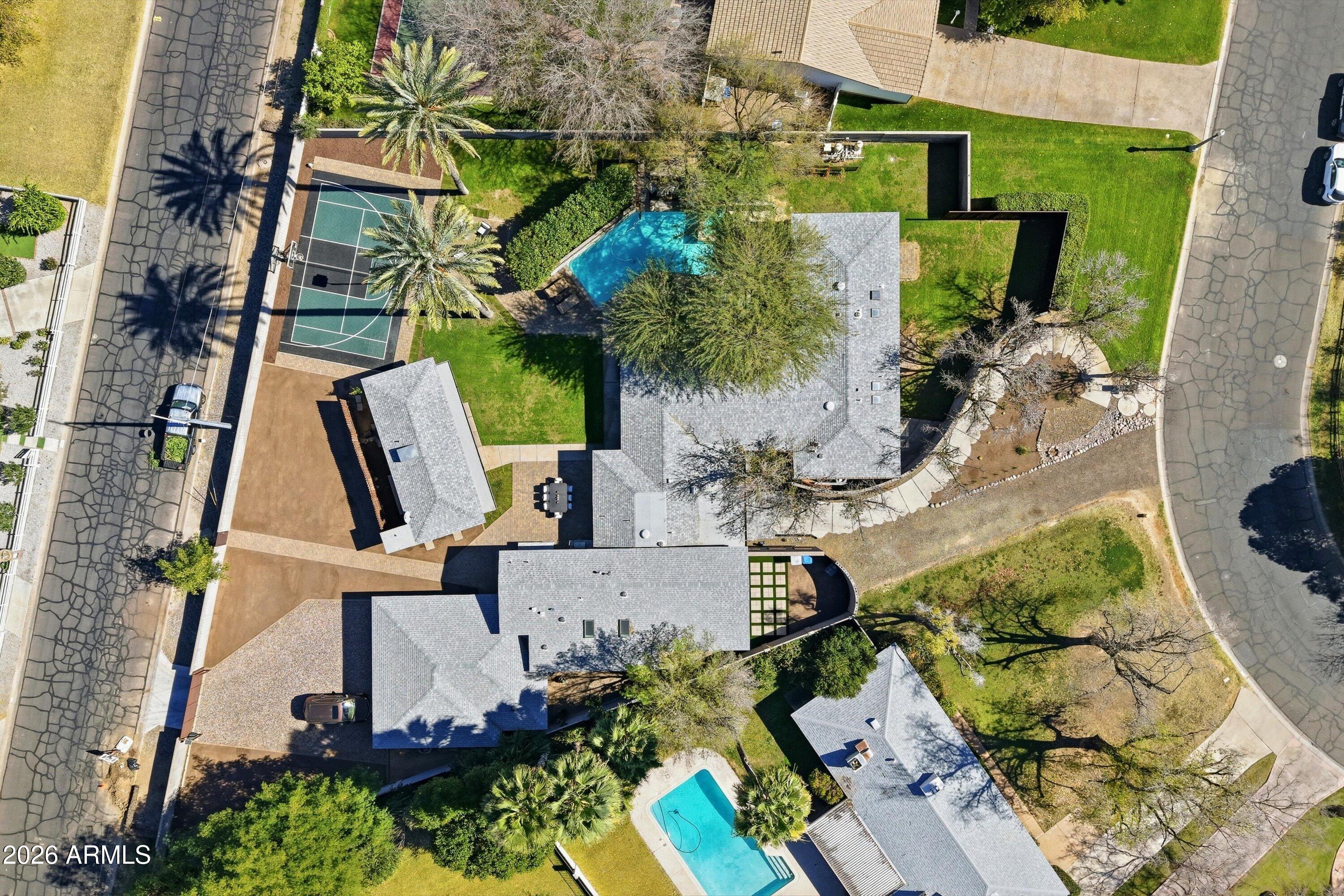 540 W SOLANO Drive