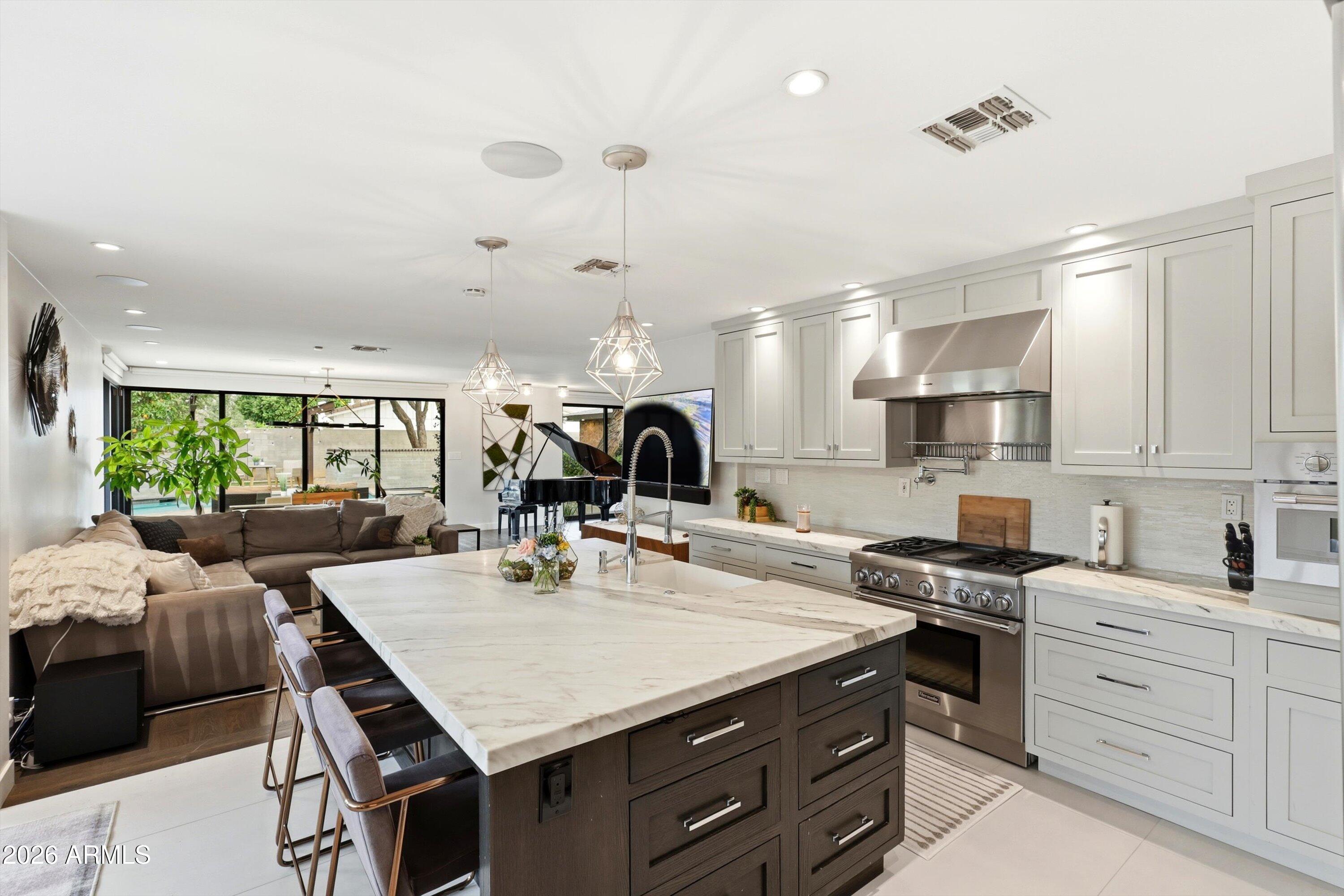 540 W SOLANO Drive