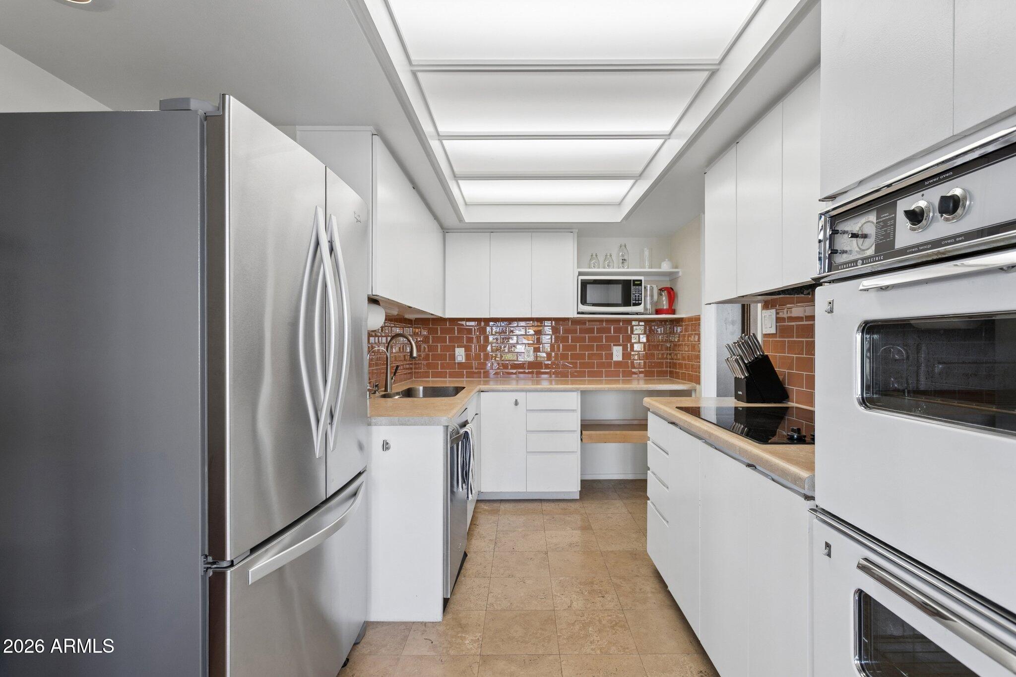 2323 N CENTRAL Avenue 205