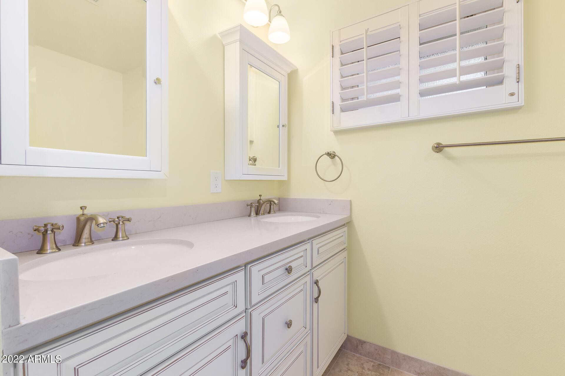 1211 W Hayward Avenue