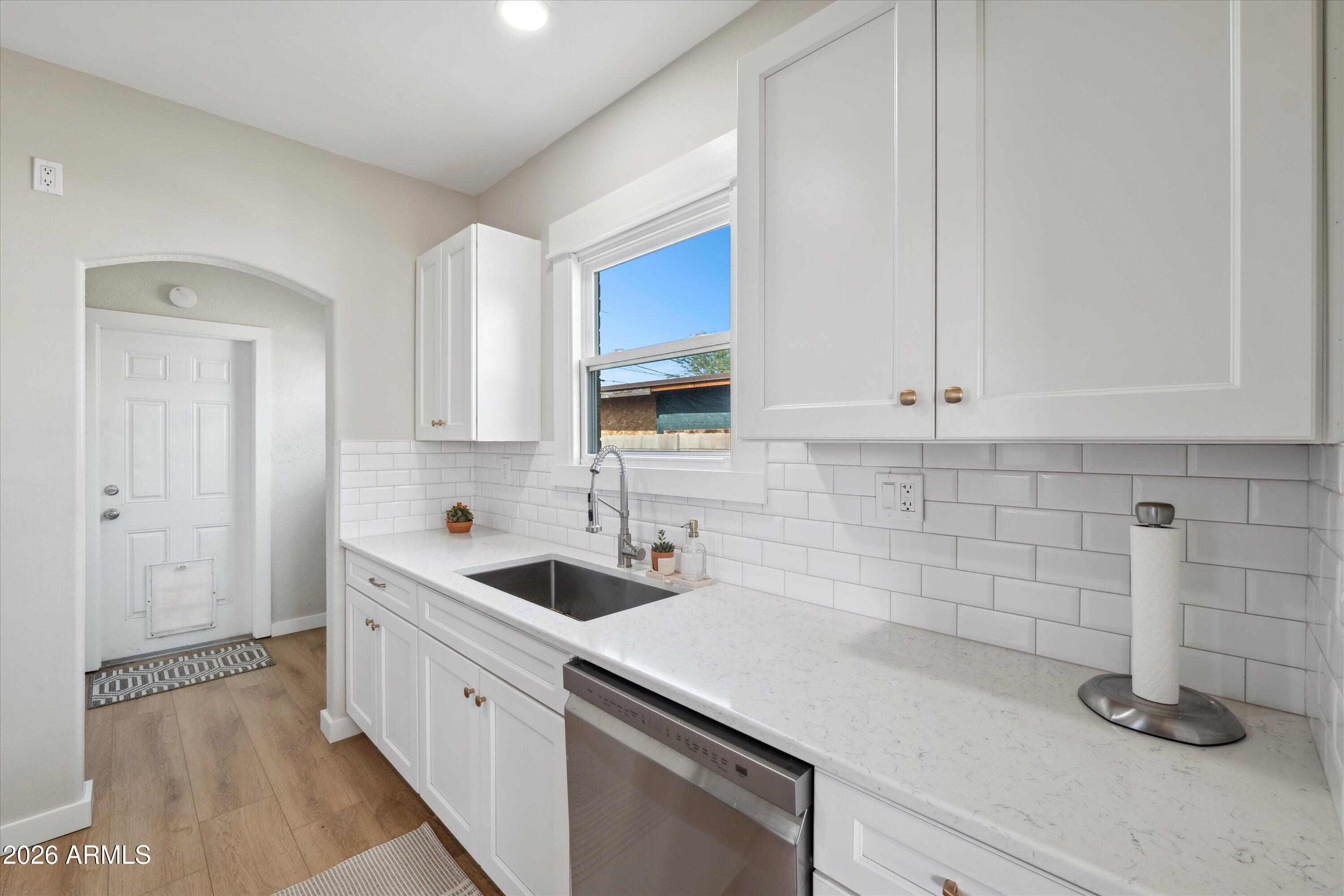 2218 N 21ST Place