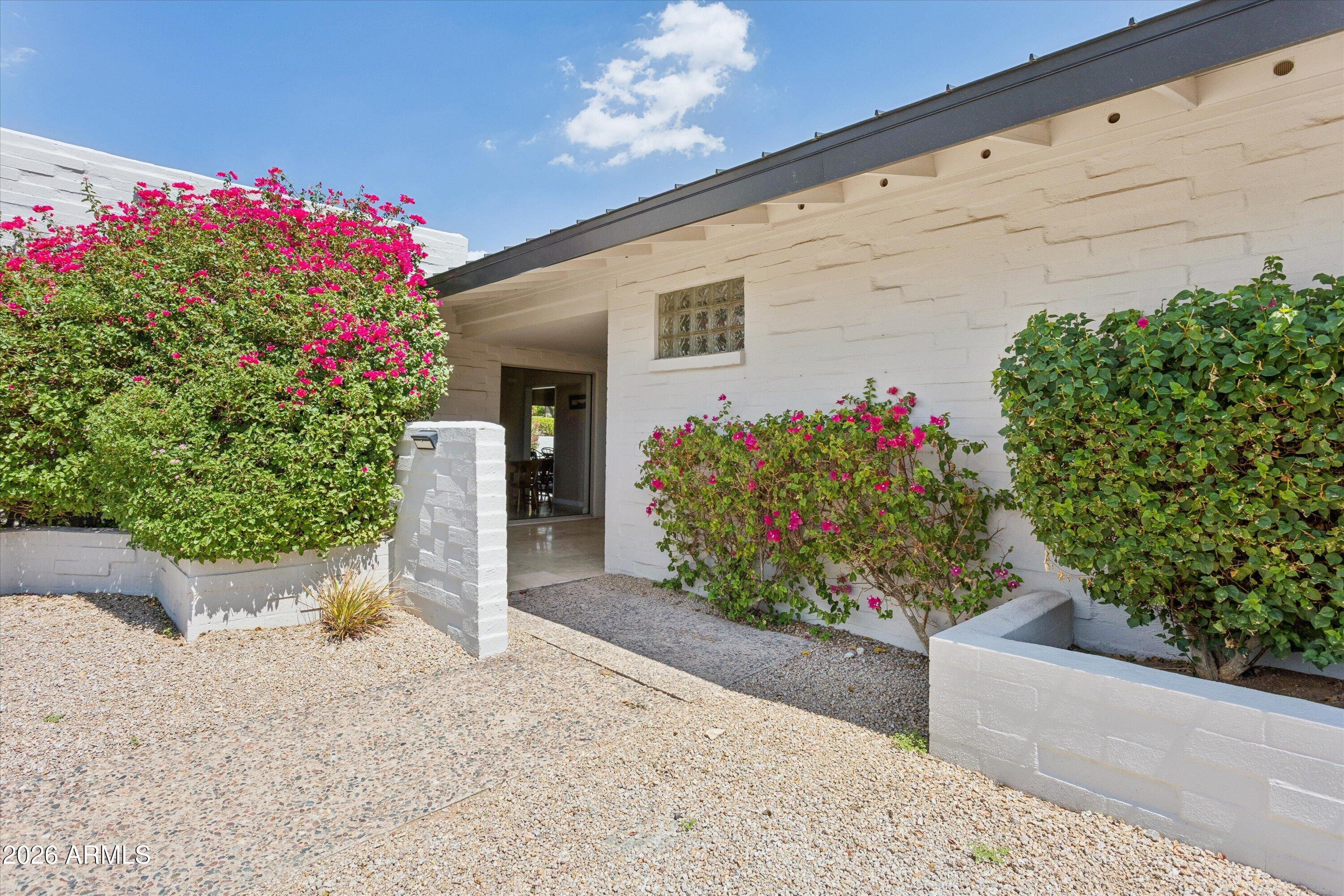 5434 E LINCOLN Drive 33