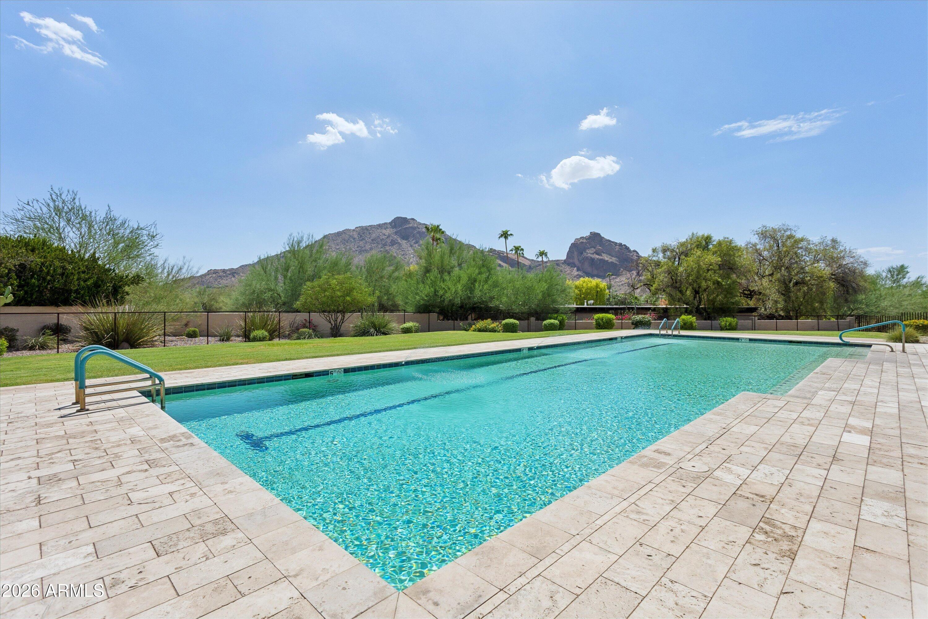 5434 E LINCOLN Drive 33