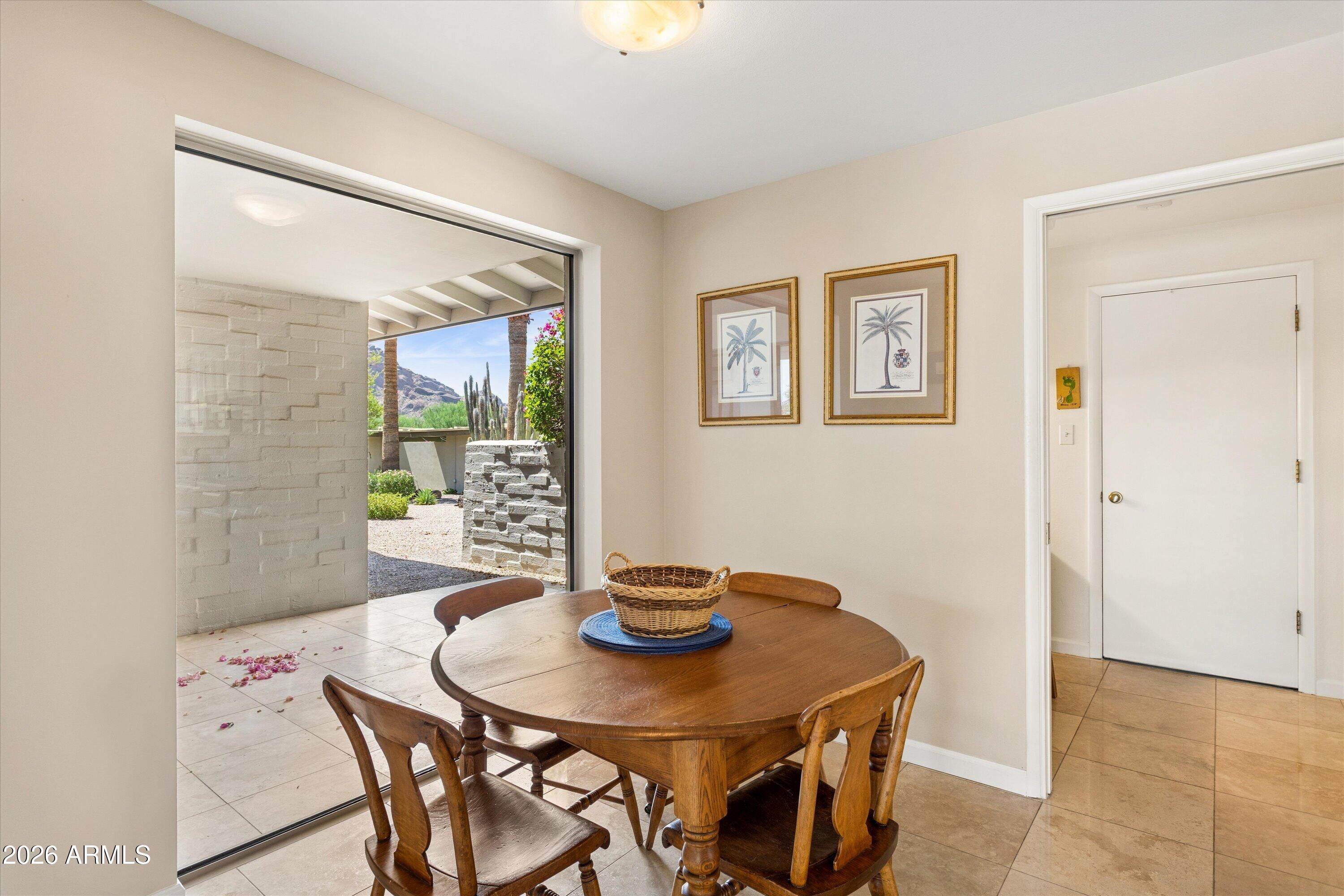 5434 E LINCOLN Drive 33