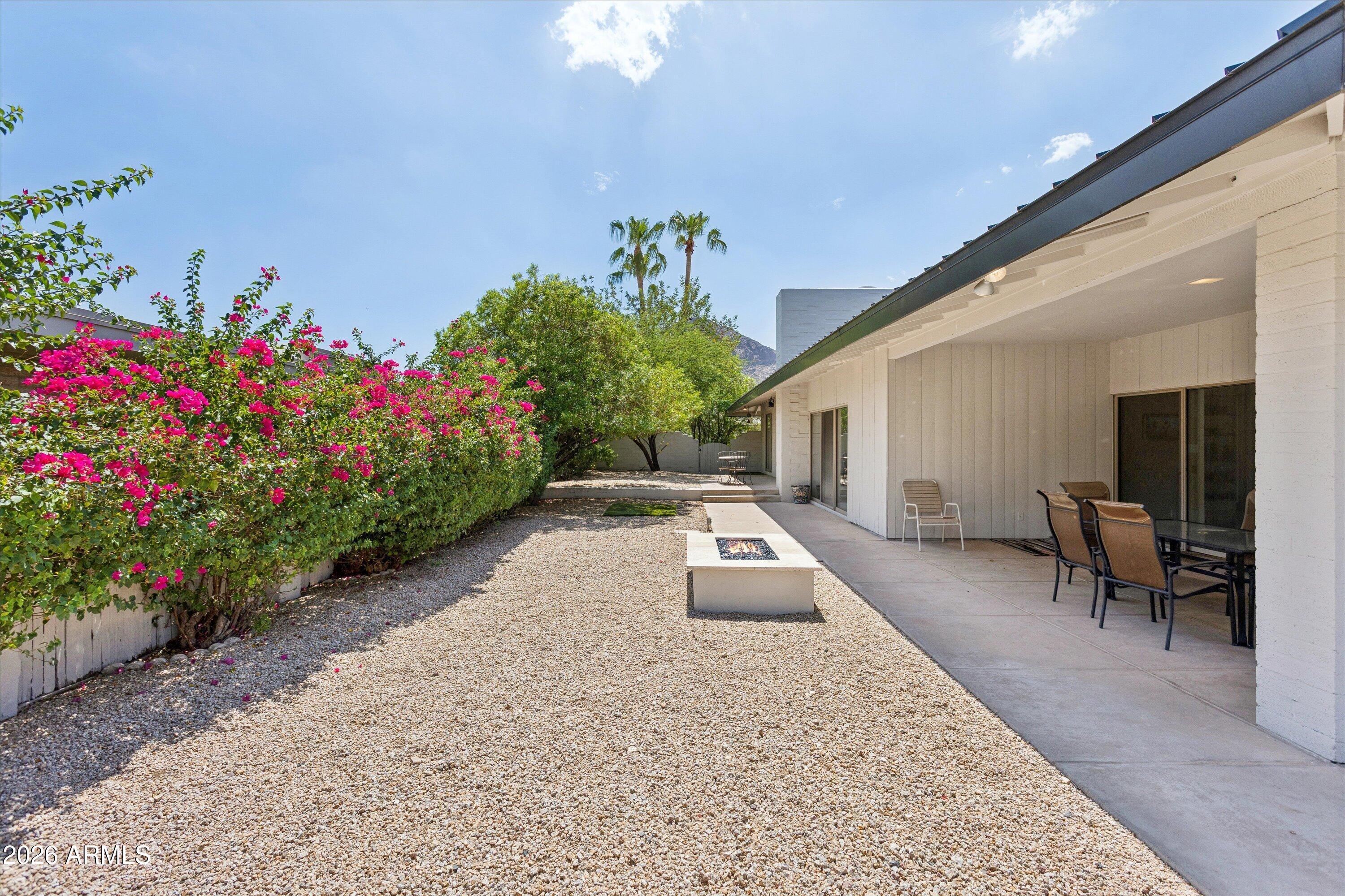 5434 E LINCOLN Drive 33