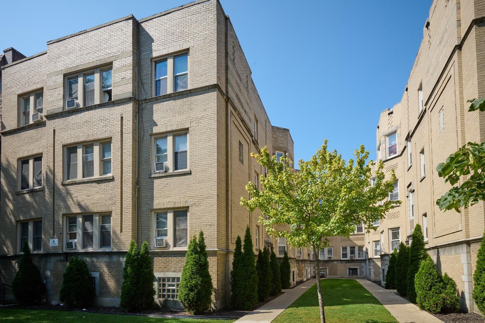 6328 N Albany Avenue Unit: 3W