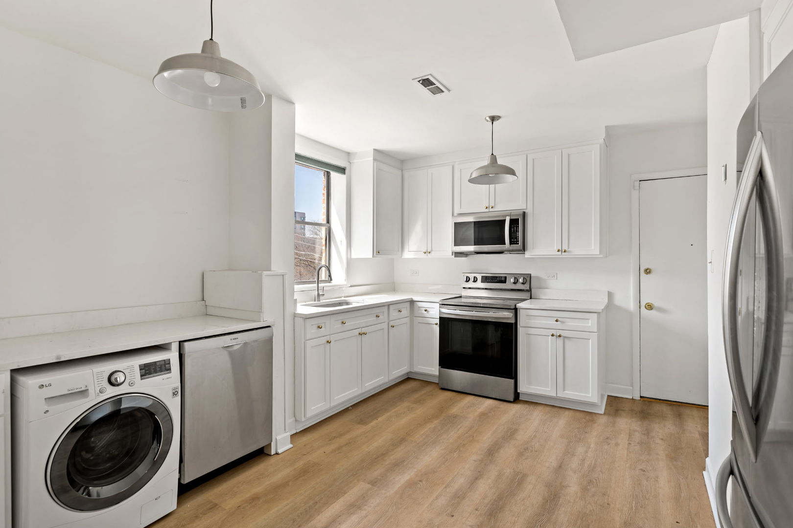 6104 S Dorchester Avenue Unit: 2S