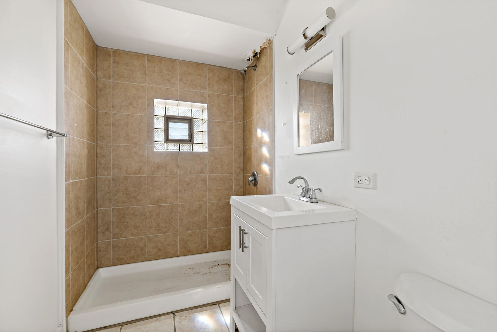 6104 S Dorchester Avenue Unit: 2S