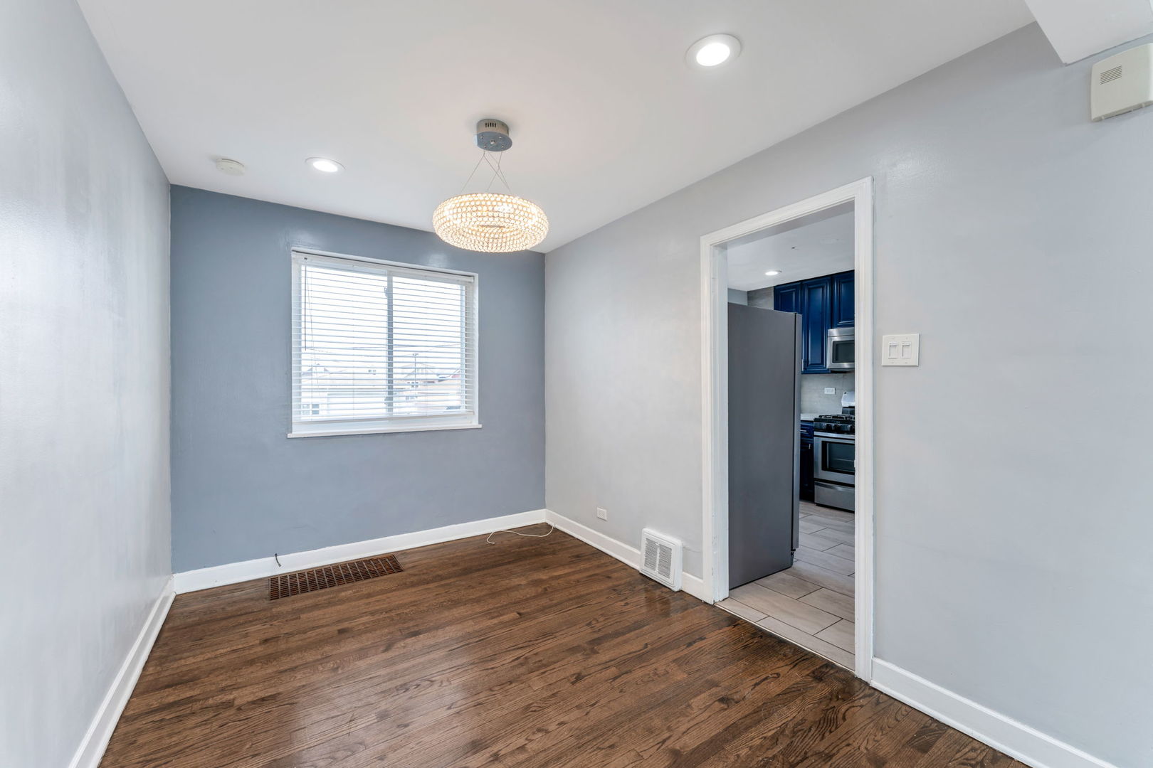 3142 S 54th Court