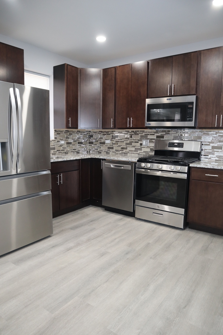 210 W 16th Place