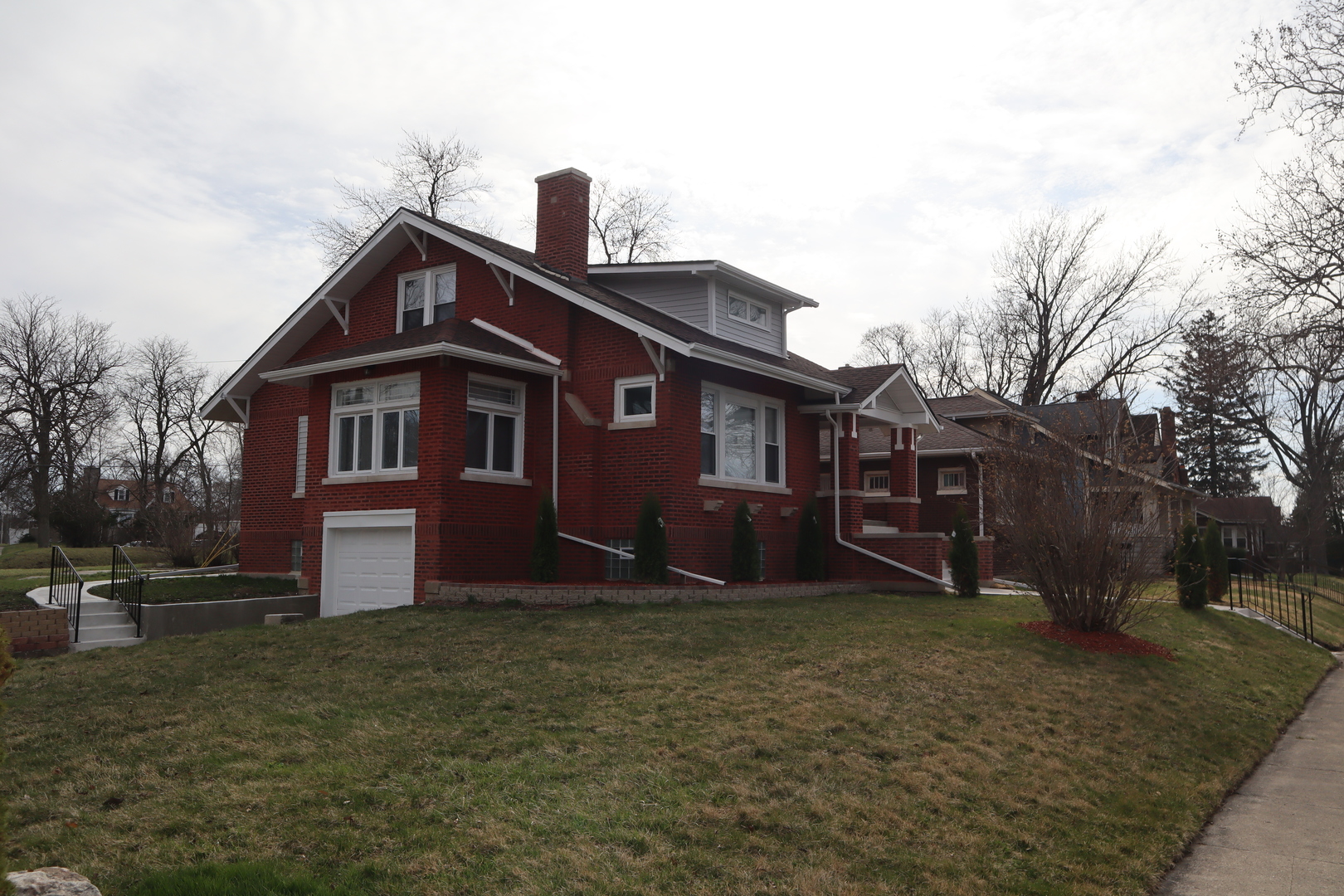 210 W 16th Place