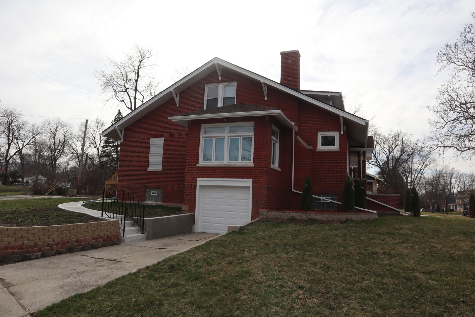 210 W 16th Place