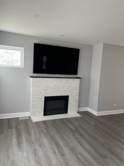 210 W 16th Place