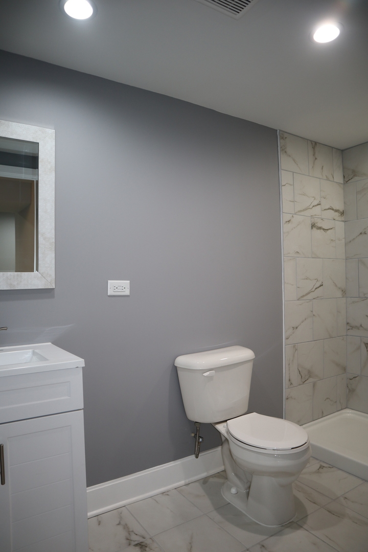 210 W 16th Place