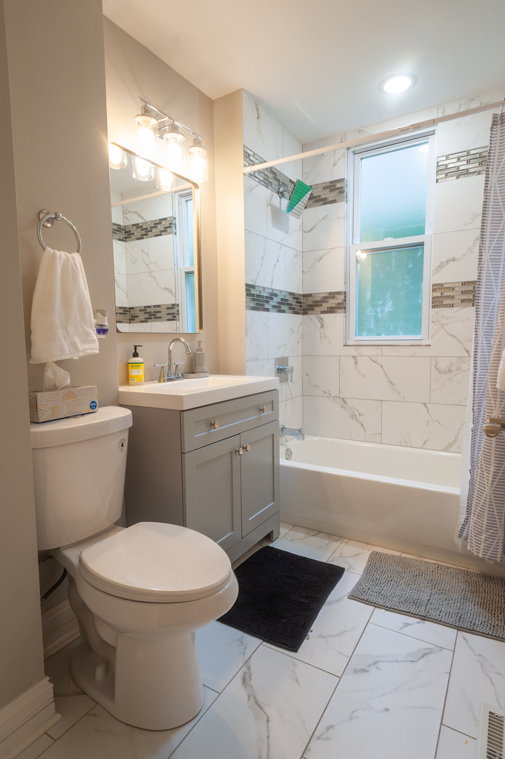 10820 S State Street Unit: 1